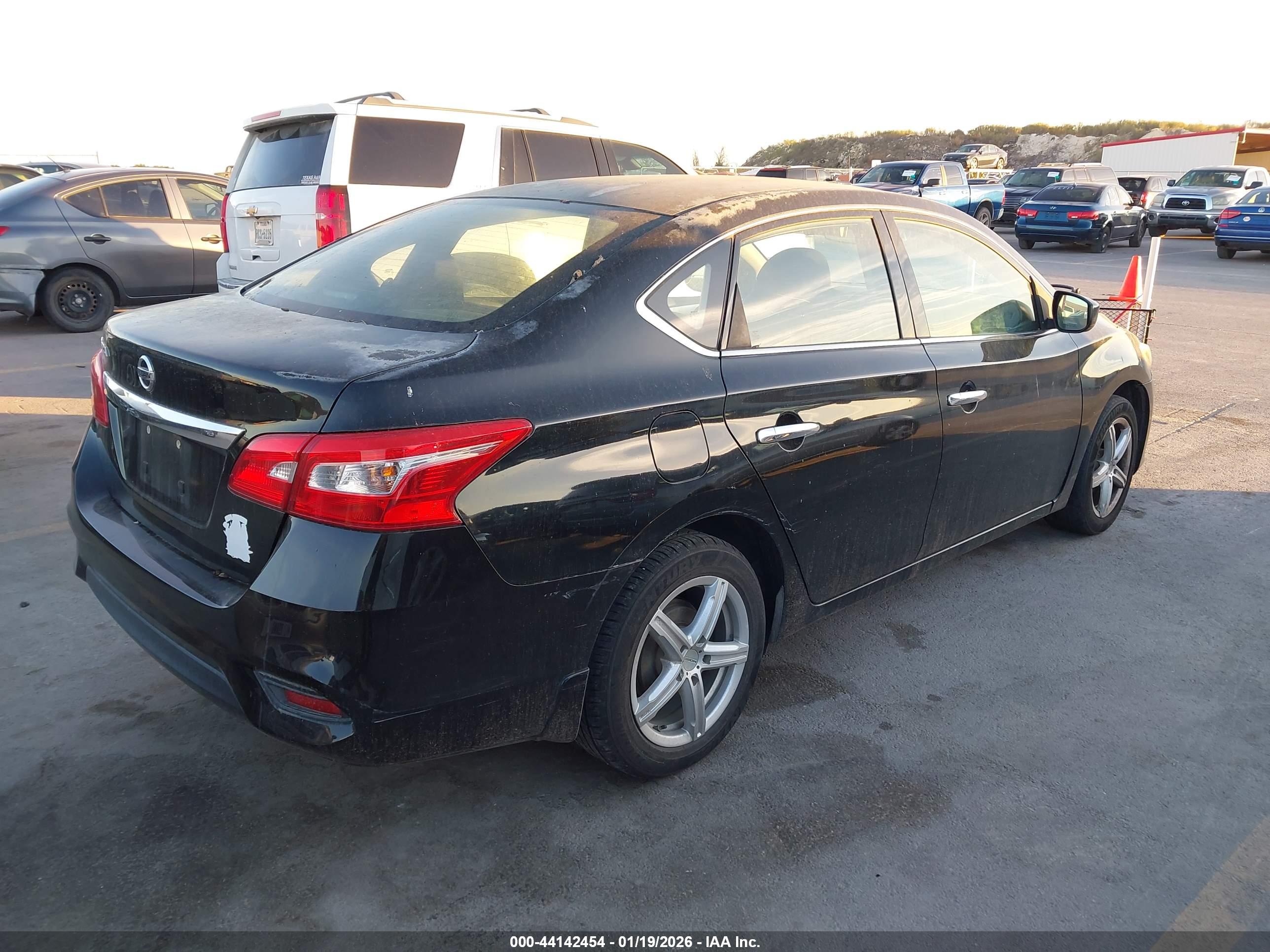 NISSAN SENTRA image 4