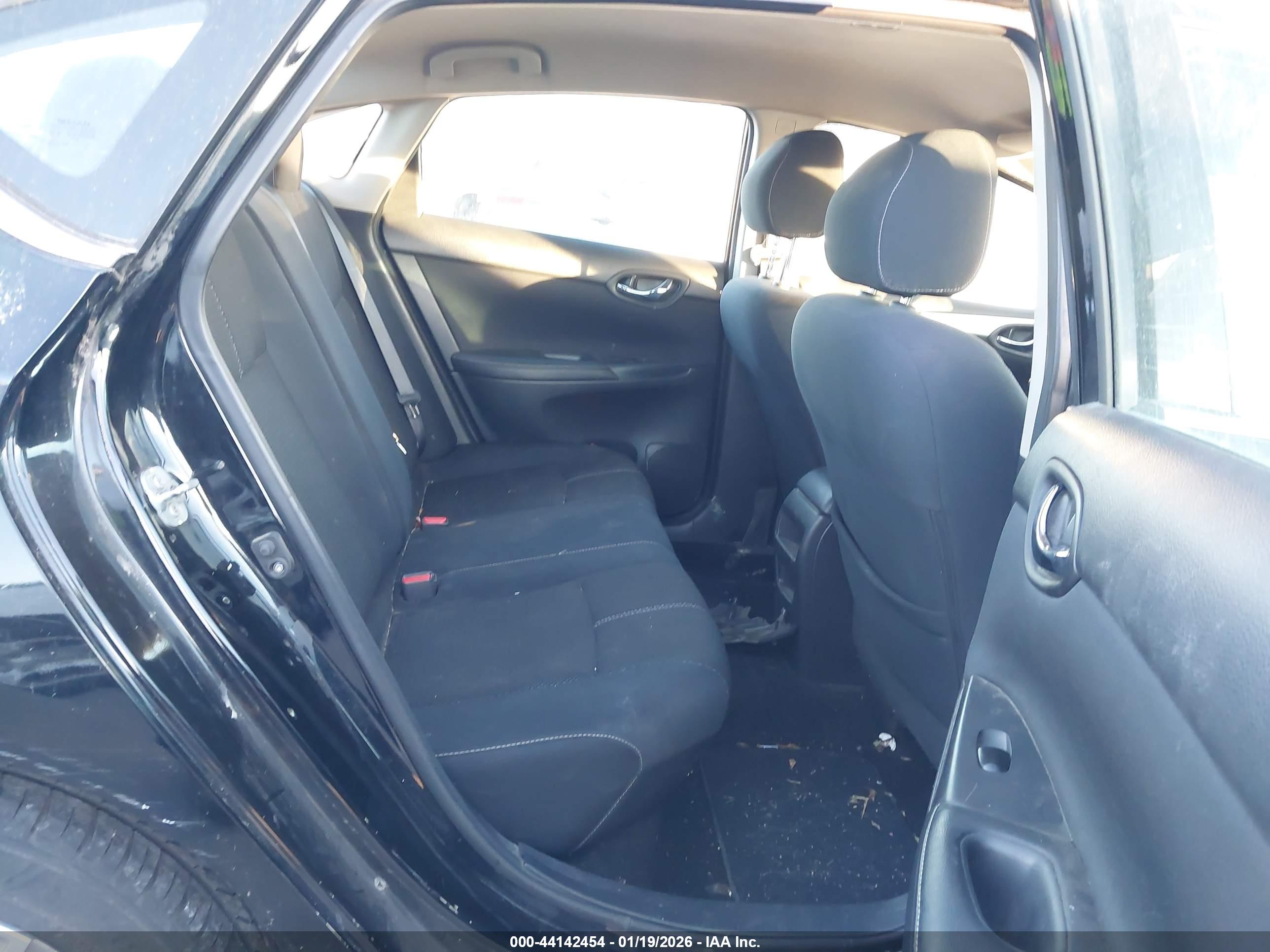 NISSAN SENTRA image 8