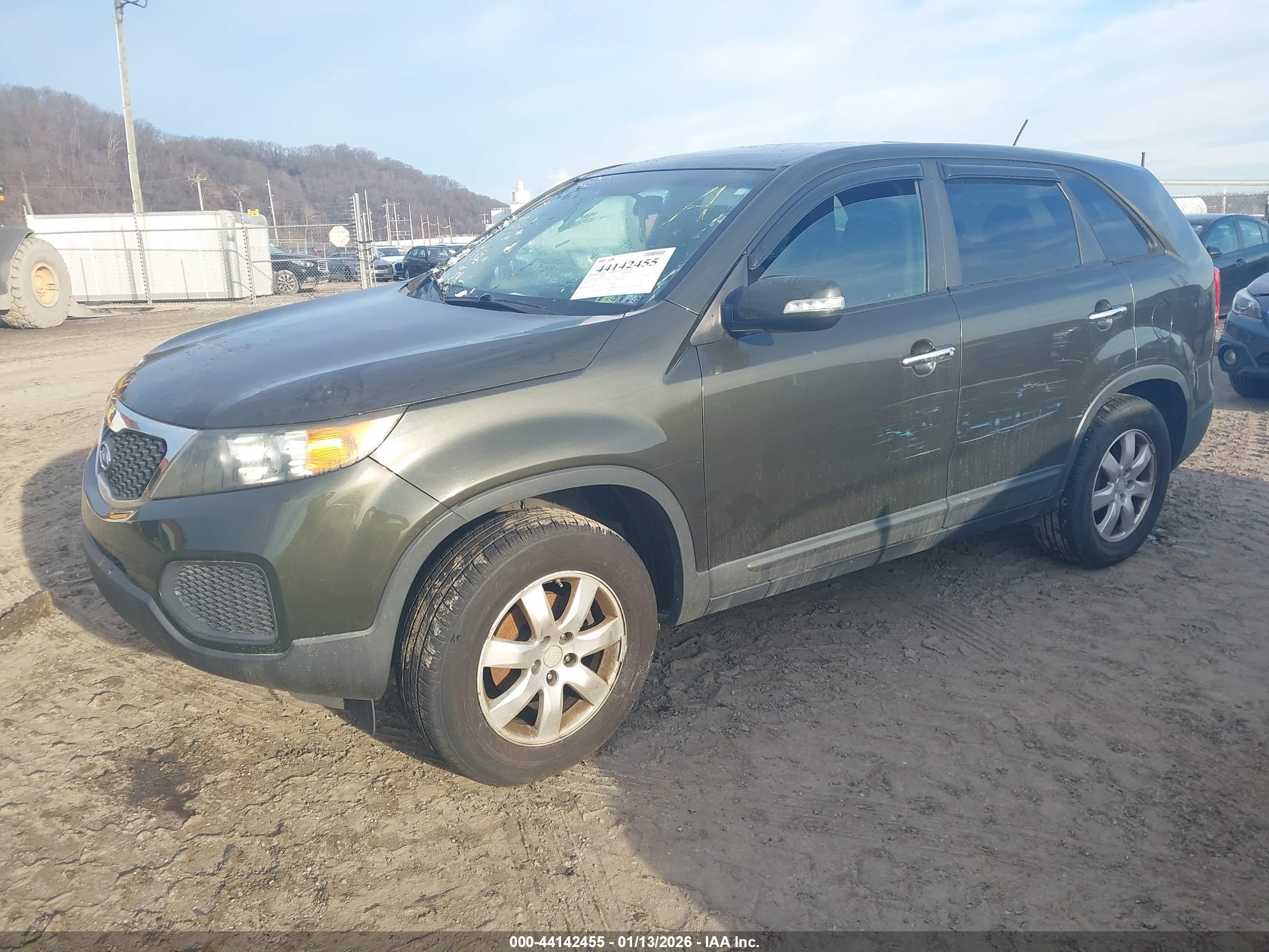 KIA SORENTO image 2