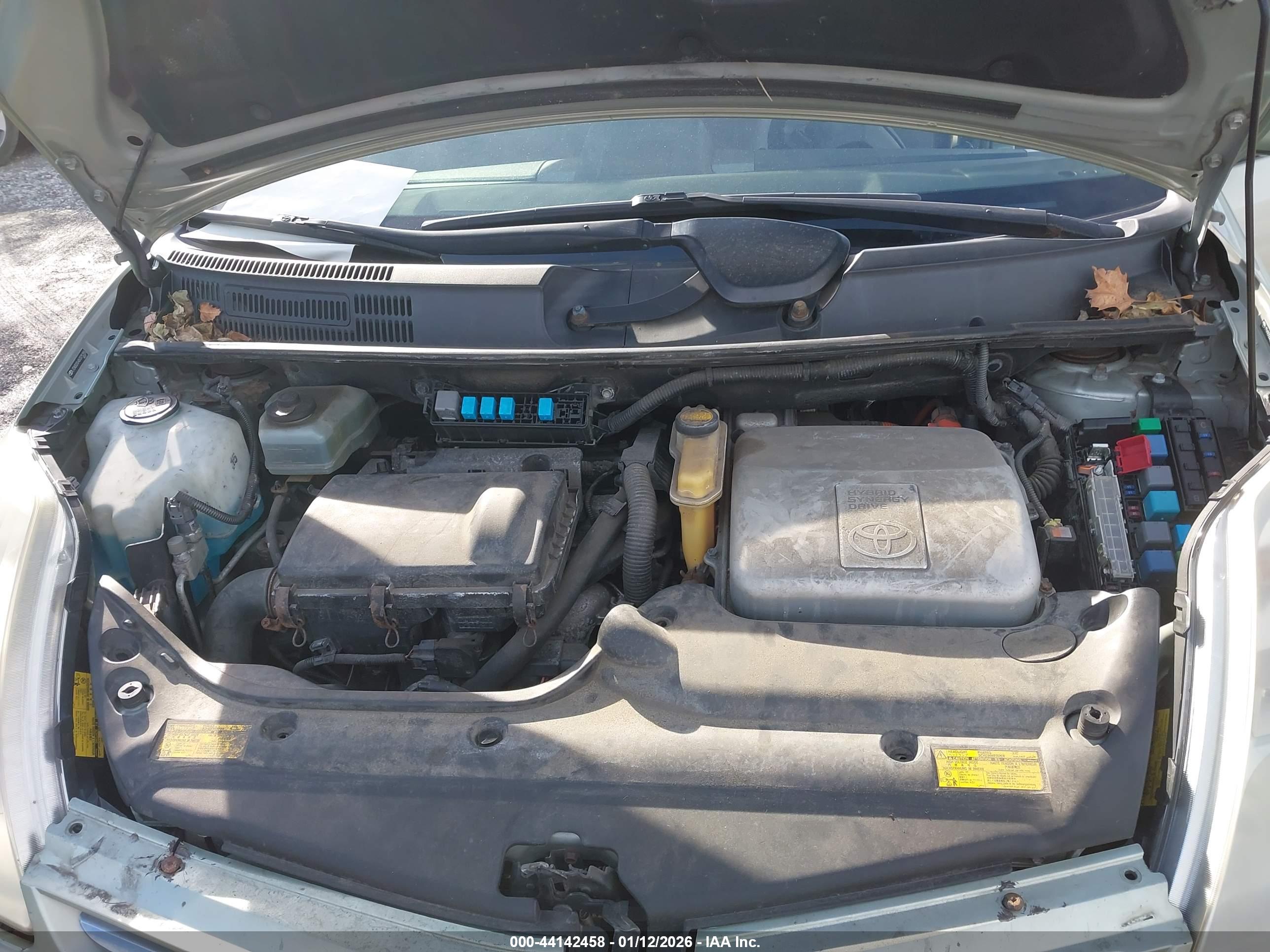 TOYOTA PRIUS image 10