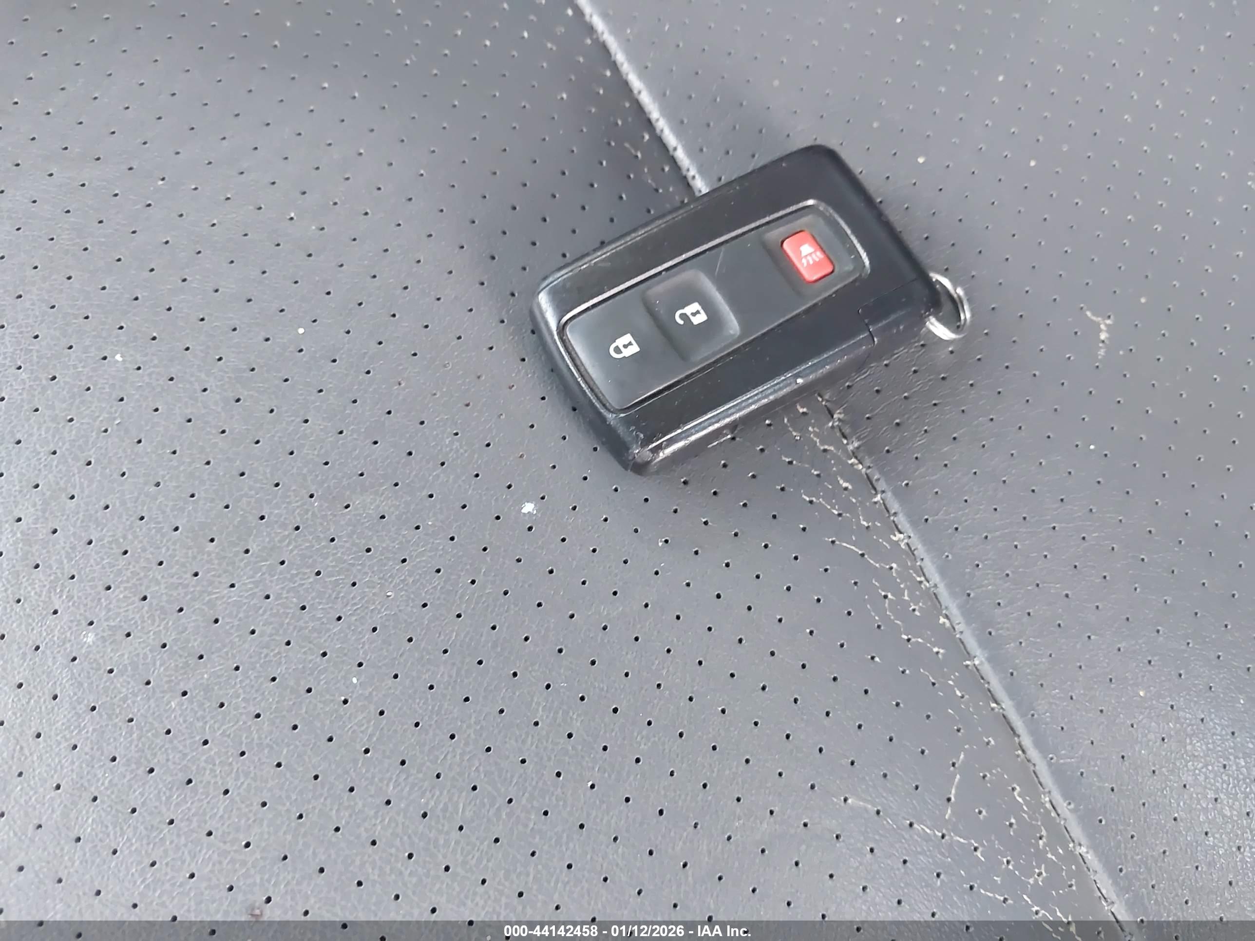 TOYOTA PRIUS image 11