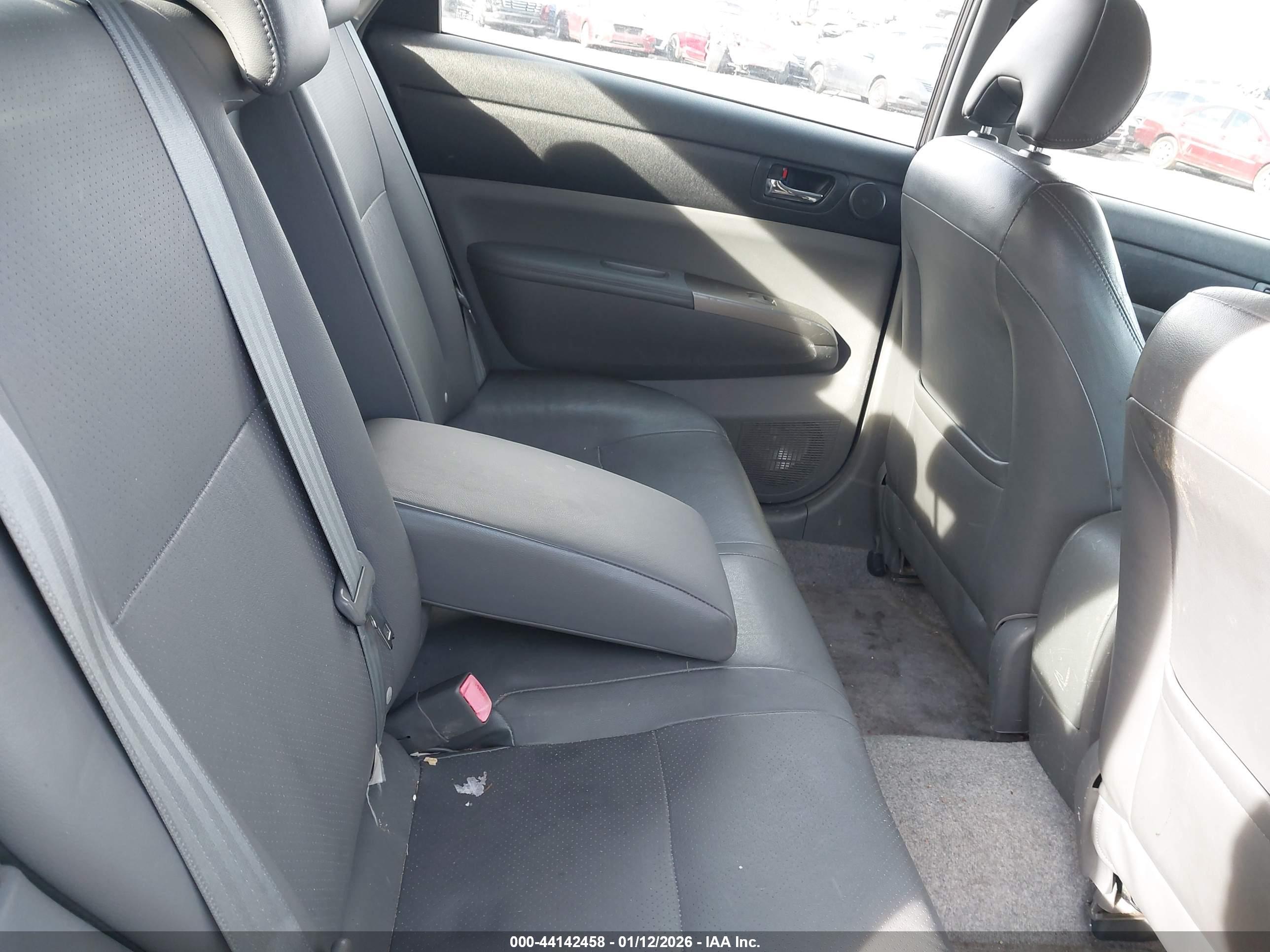 TOYOTA PRIUS image 8