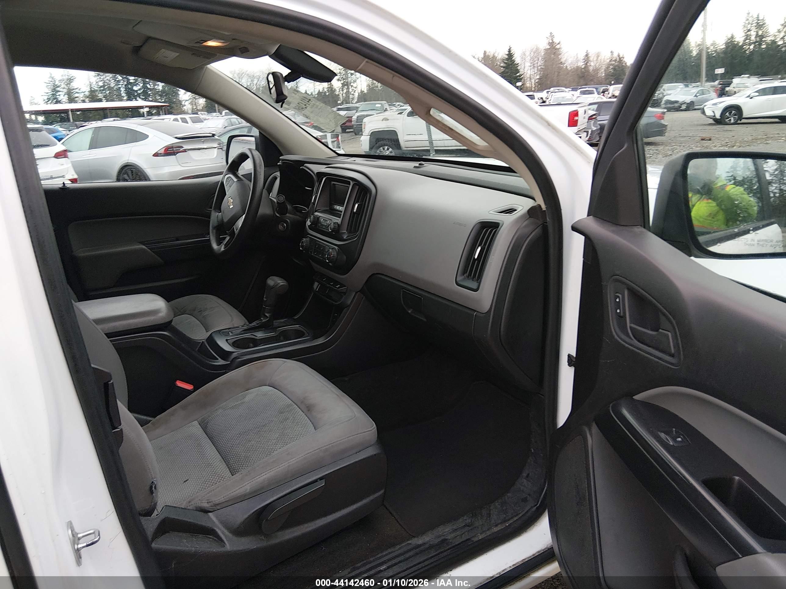 CHEVROLET COLORADO image 5