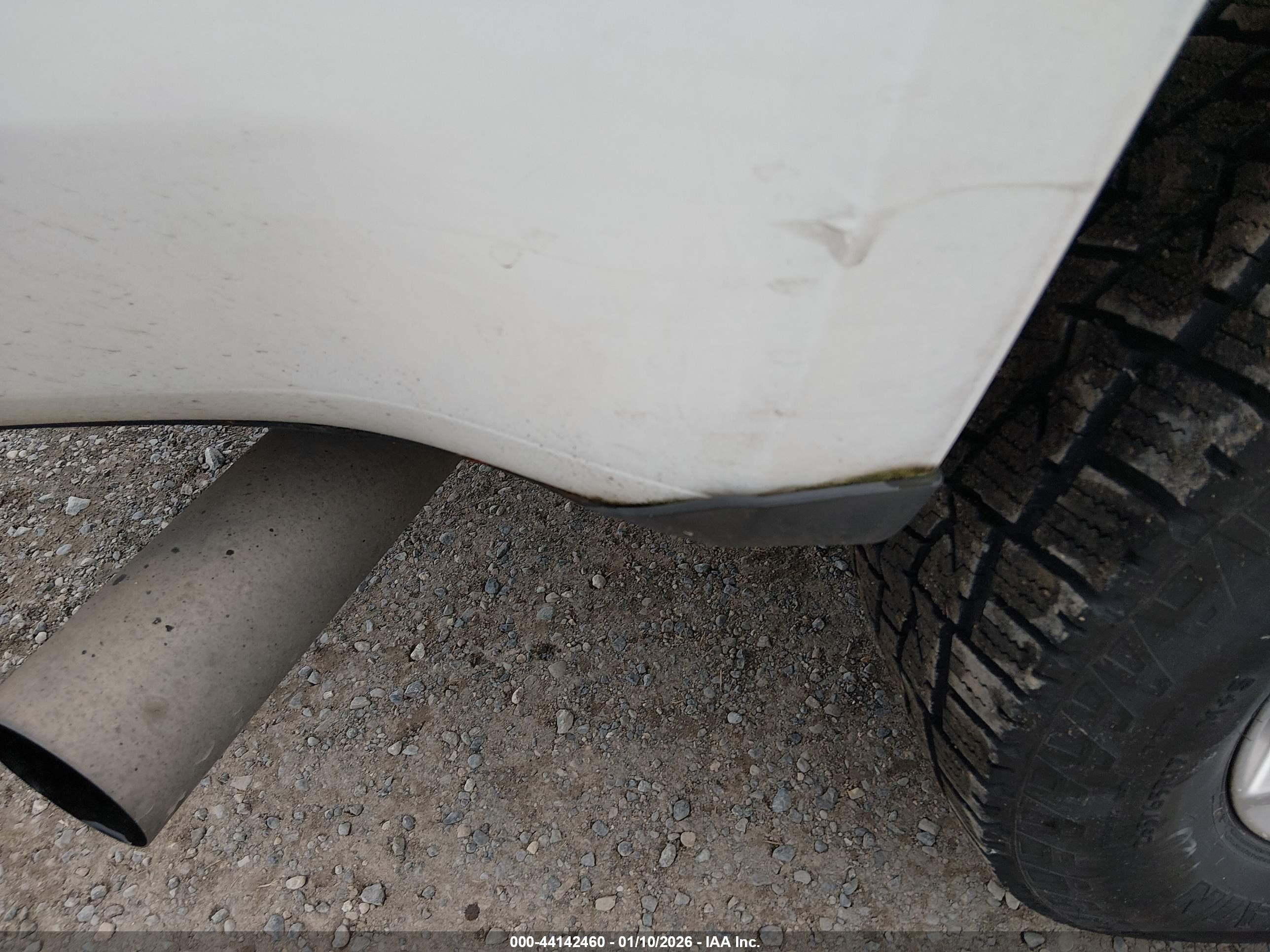 CHEVROLET COLORADO image 6