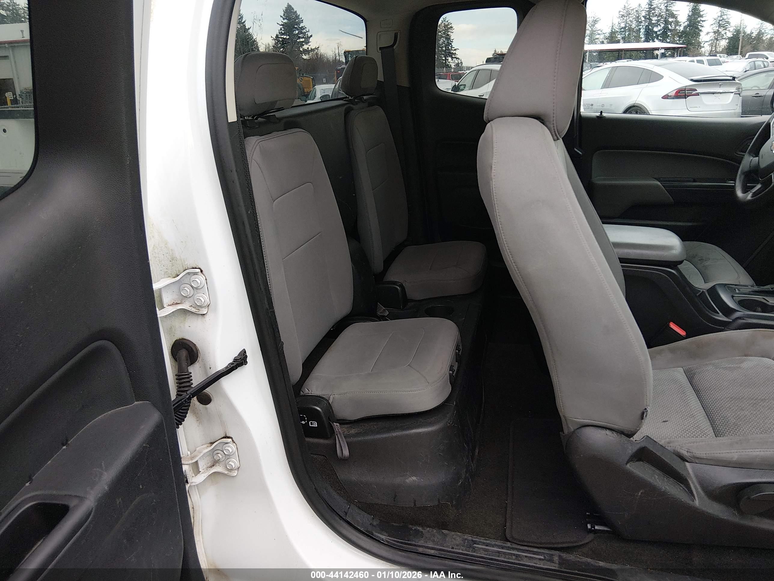 CHEVROLET COLORADO image 8