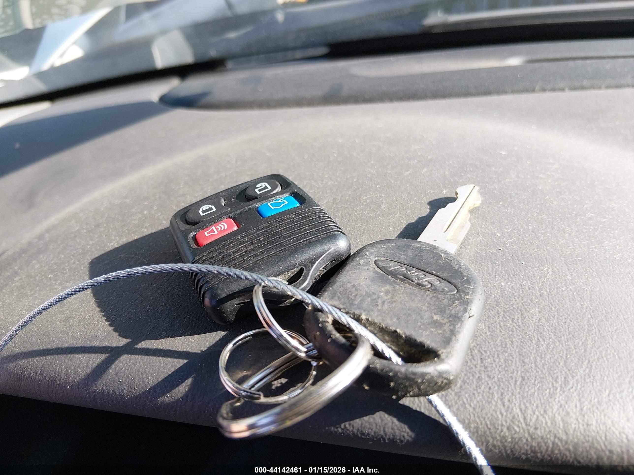 FORD EXPLORER image 11