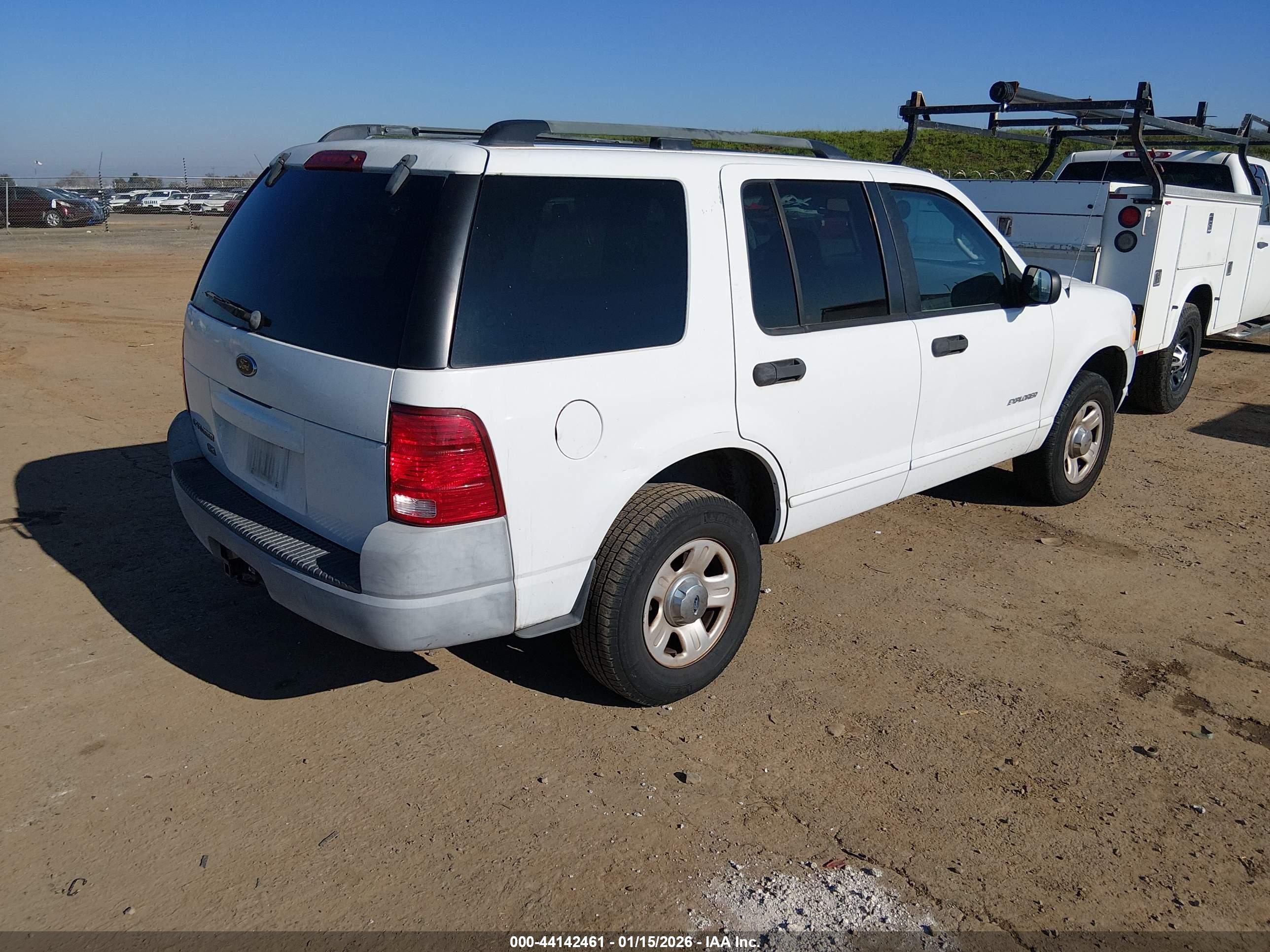 FORD EXPLORER image 4