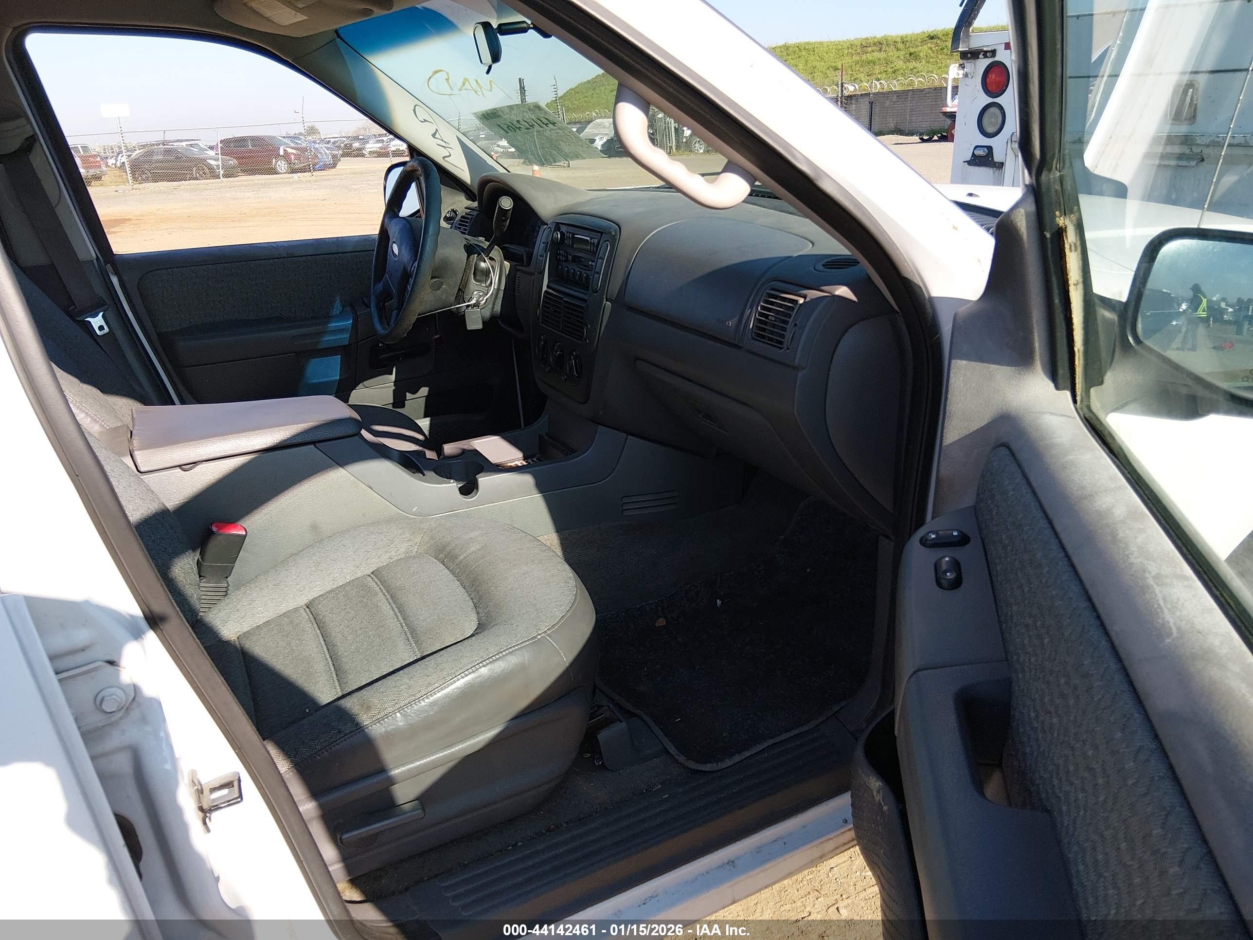 FORD EXPLORER image 5