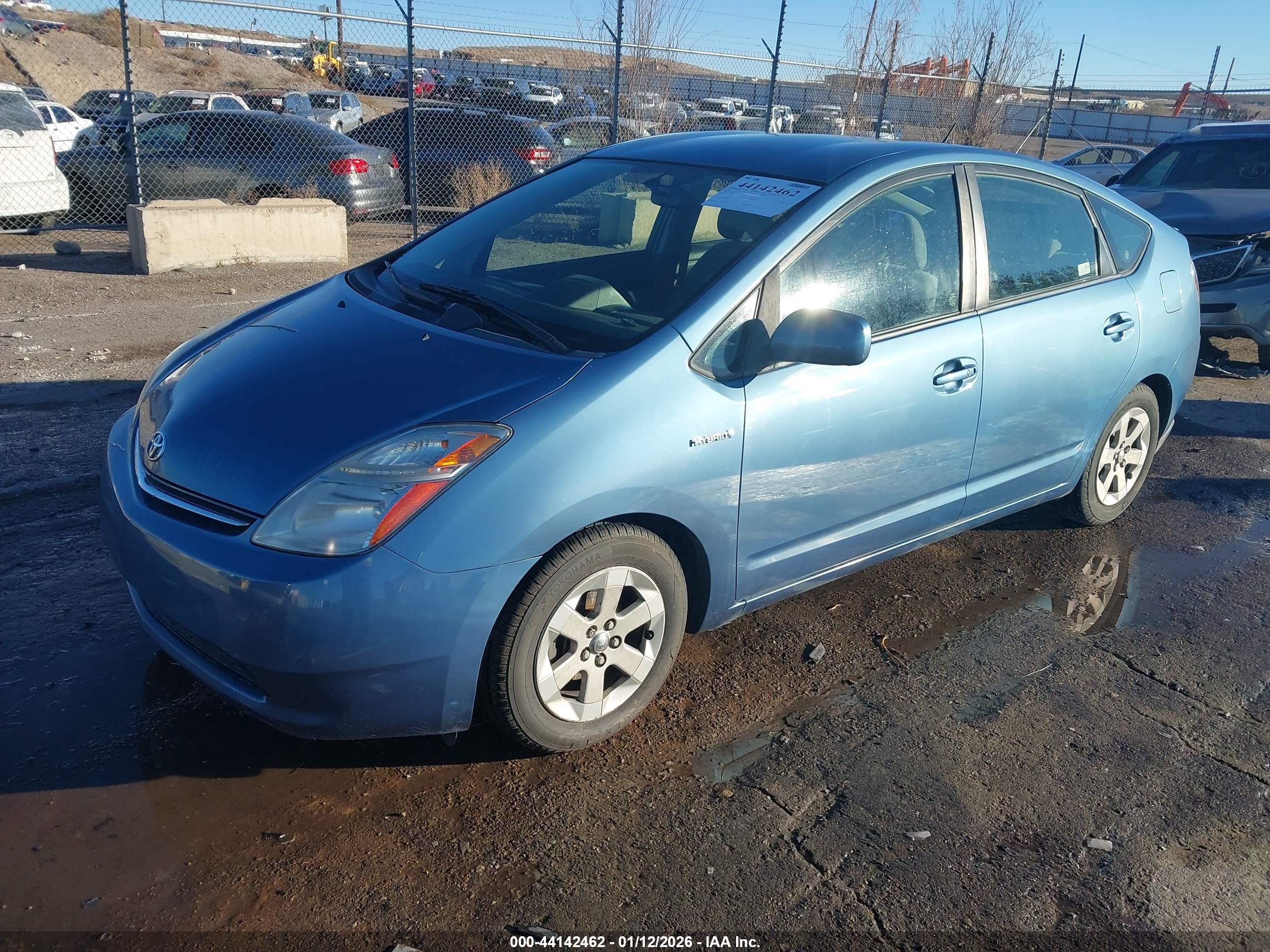 TOYOTA PRIUS image 2