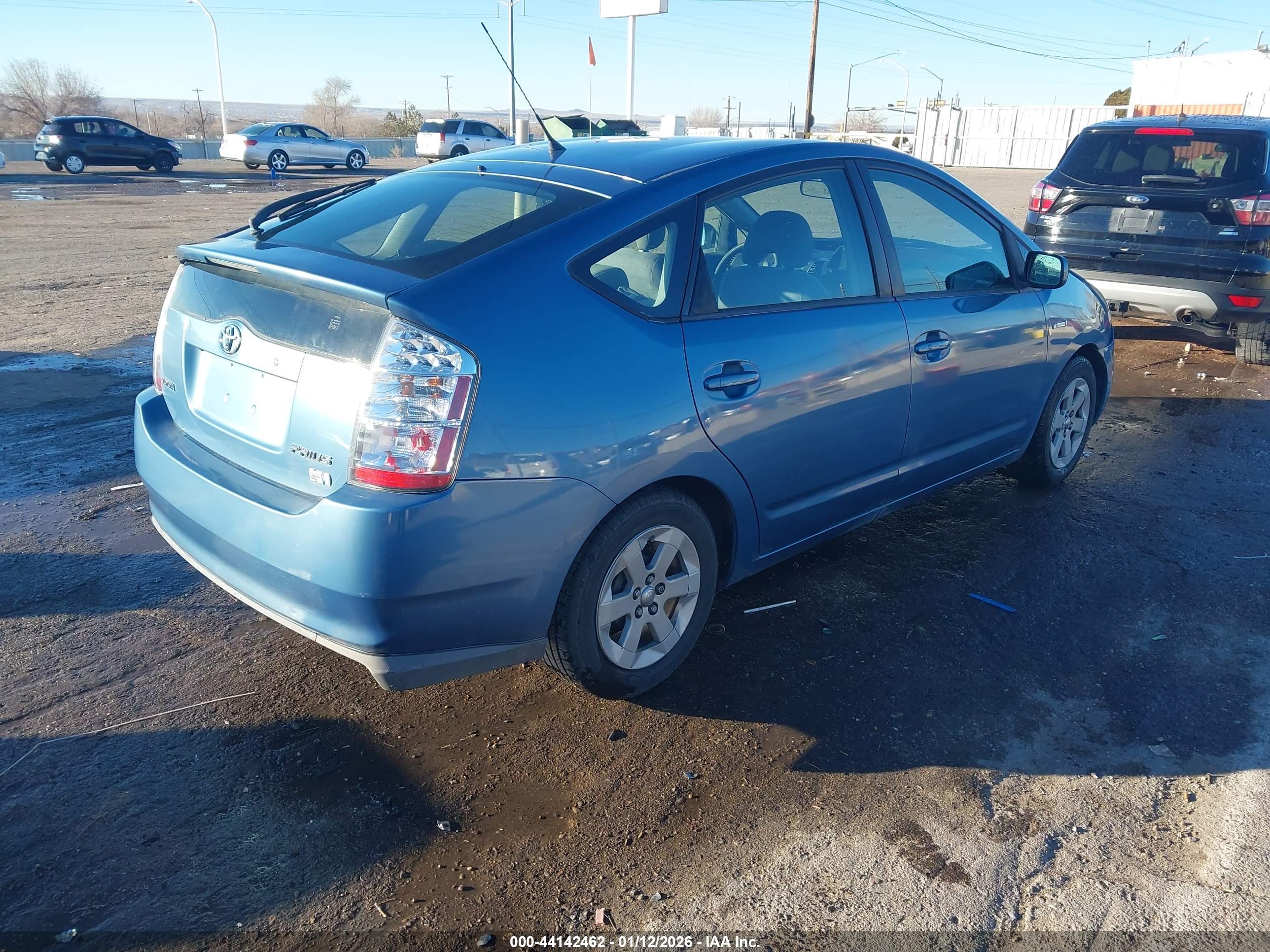 TOYOTA PRIUS image 4