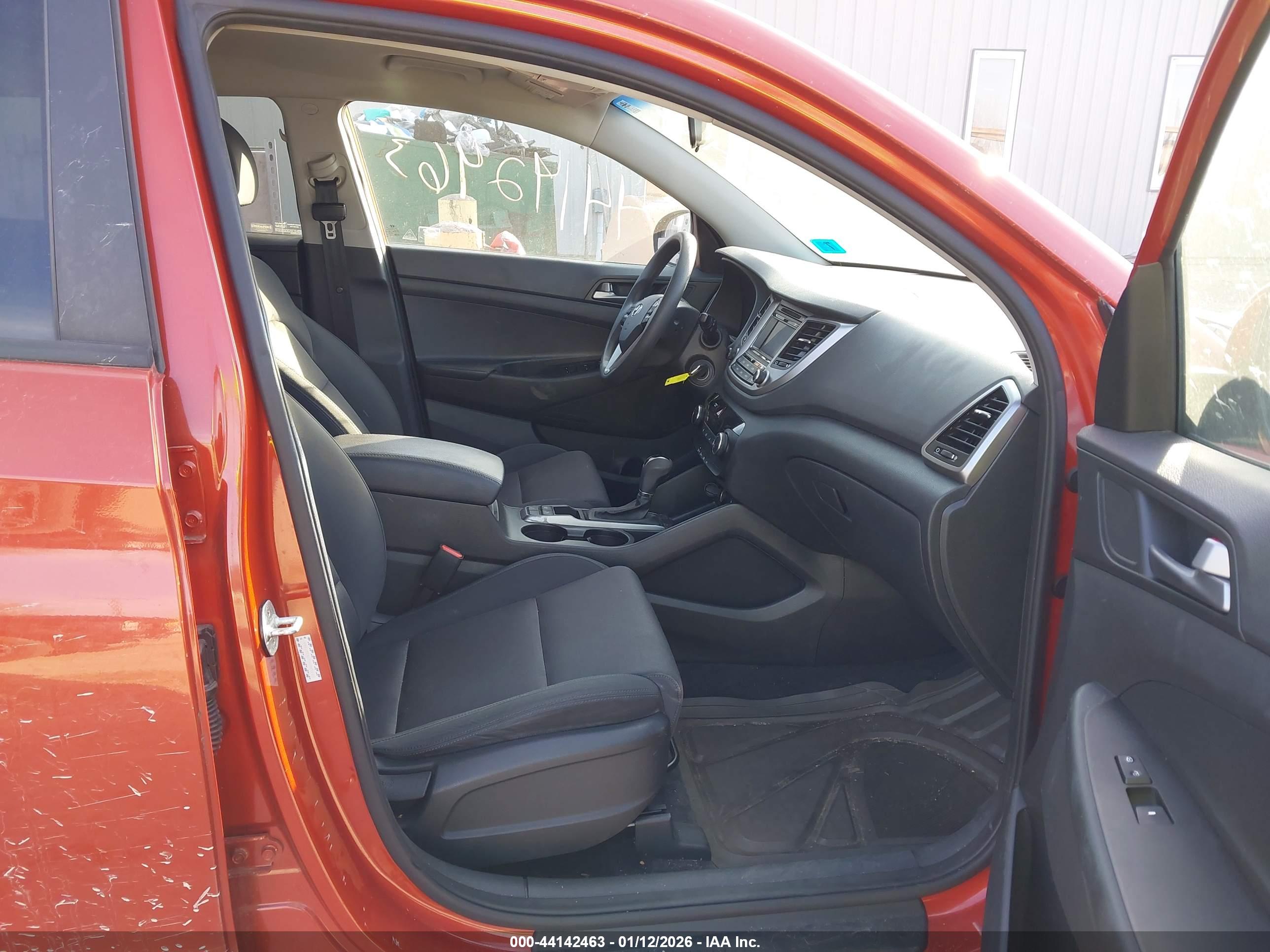 HYUNDAI TUCSON image 5