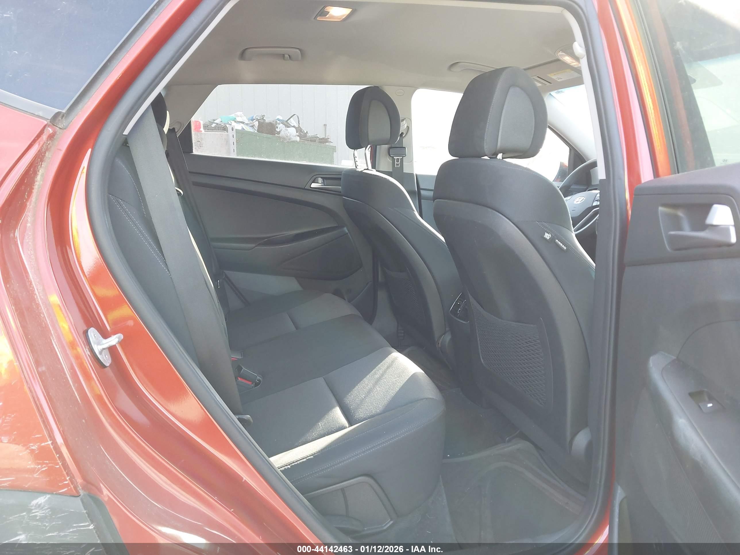 HYUNDAI TUCSON image 8