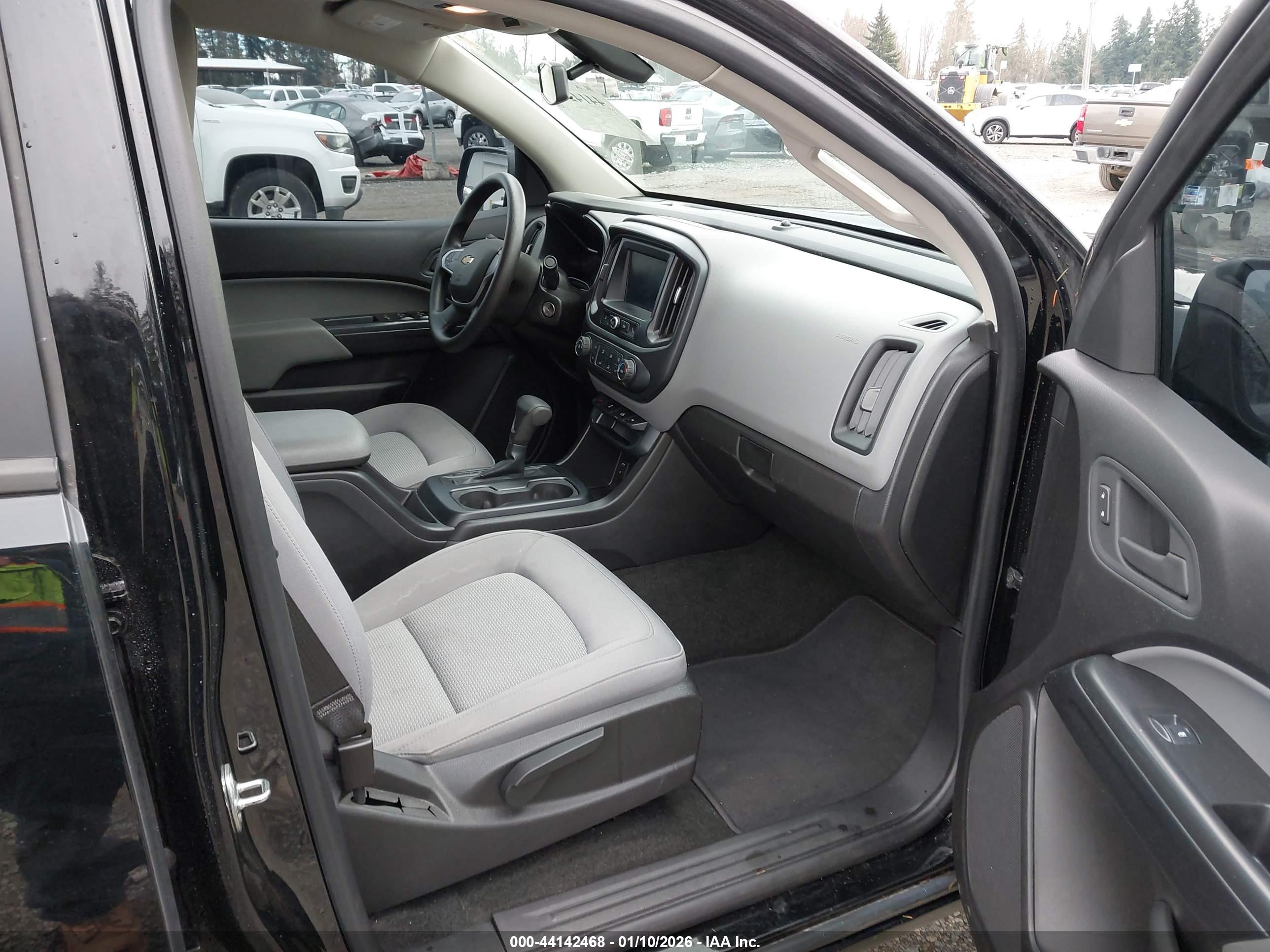 CHEVROLET COLORADO image 5