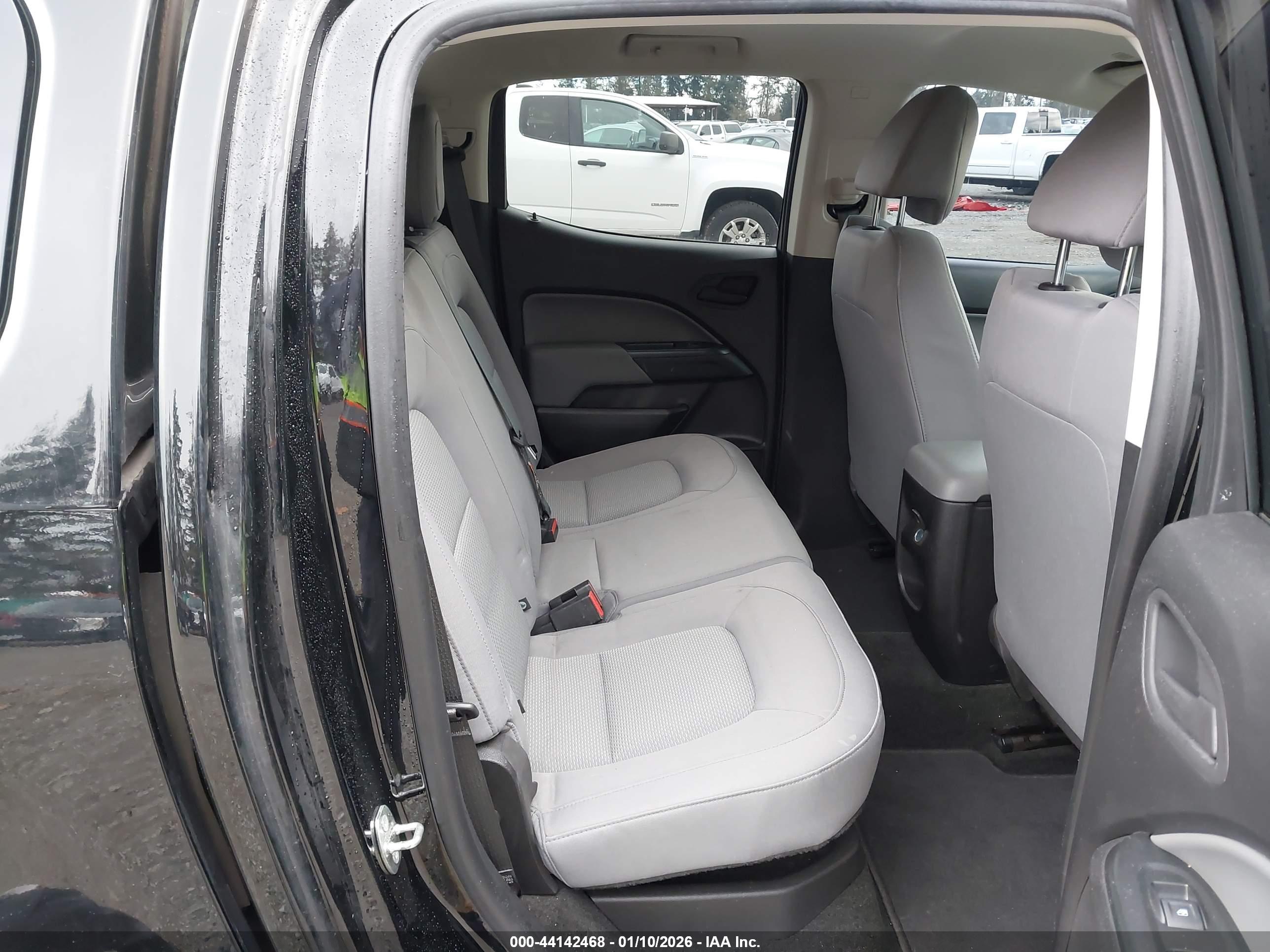 CHEVROLET COLORADO image 8