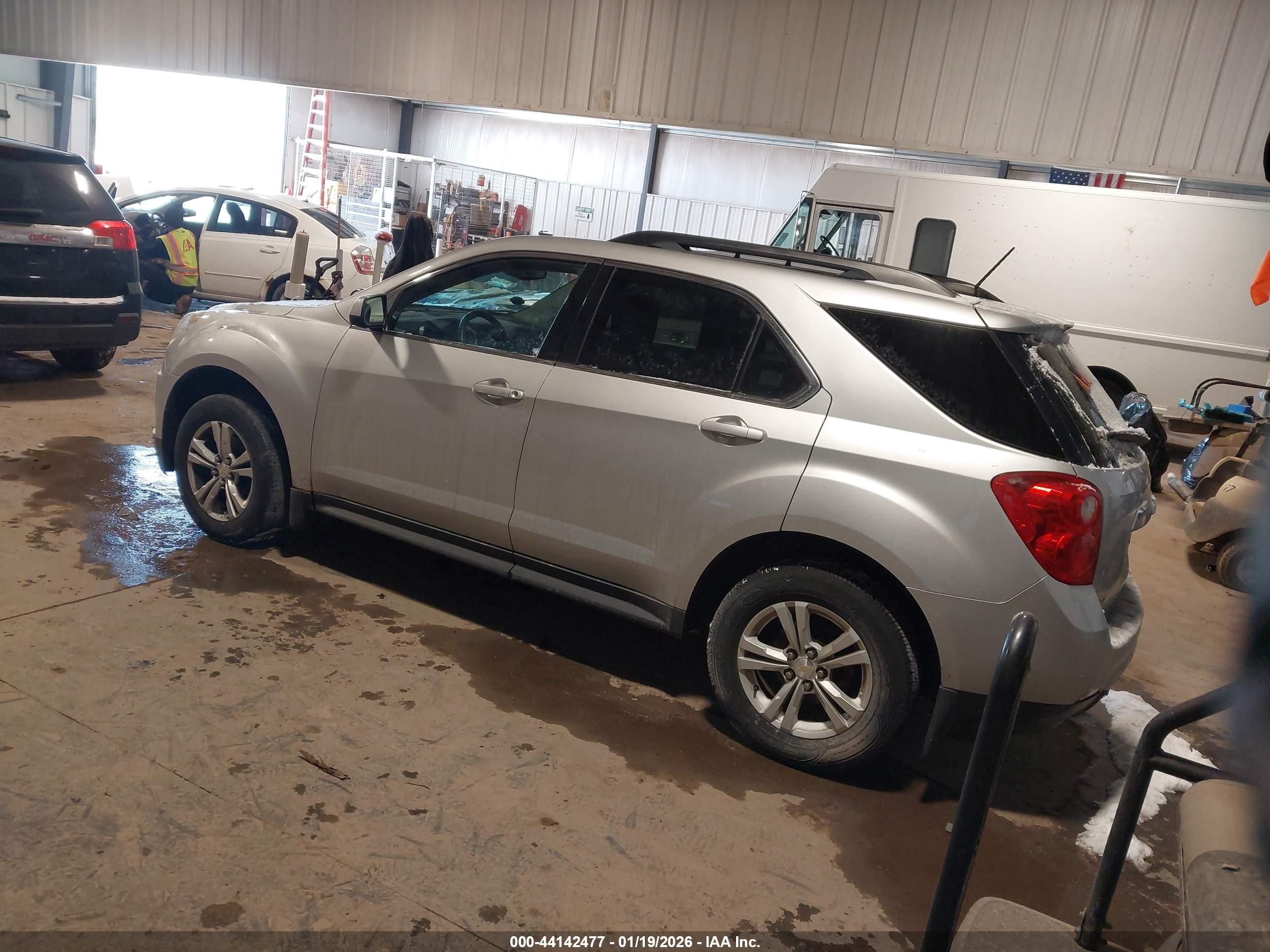 CHEVROLET EQUINOX image 3