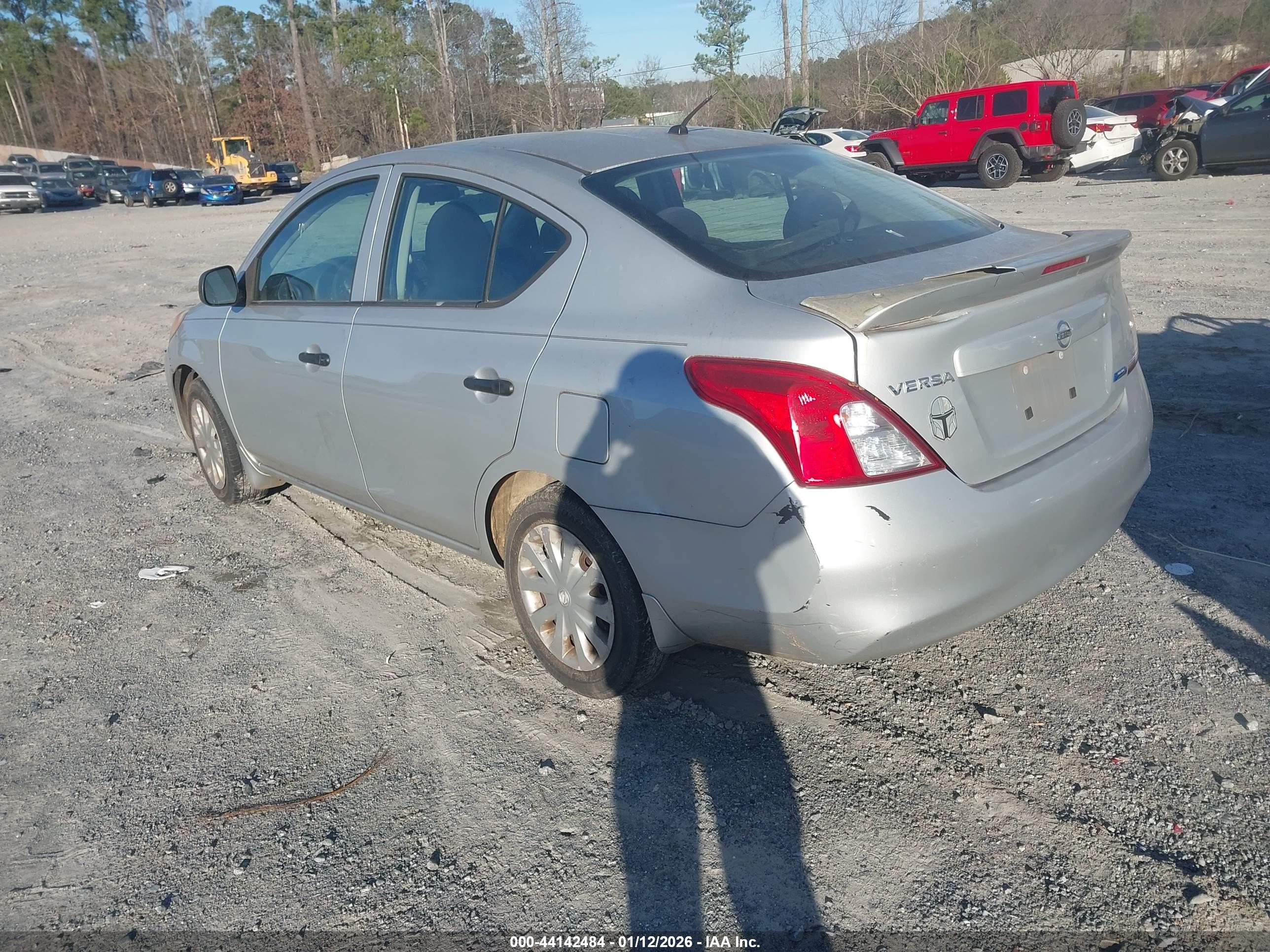 NISSAN VERSA image 3