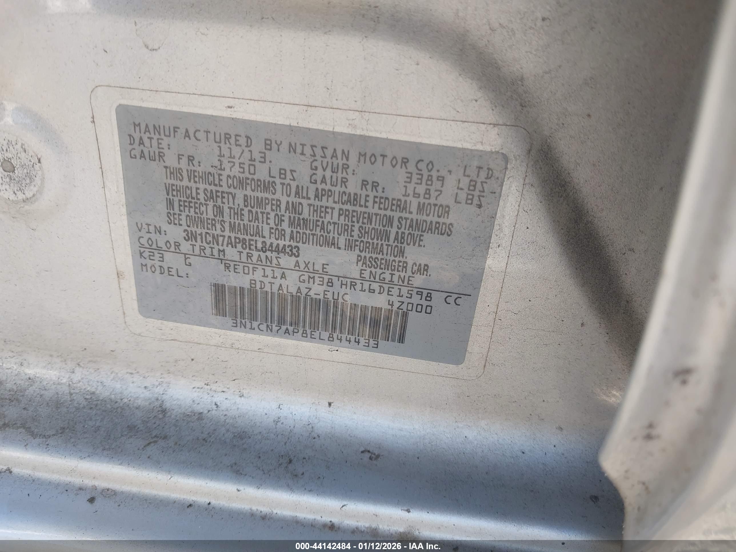 NISSAN VERSA image 9