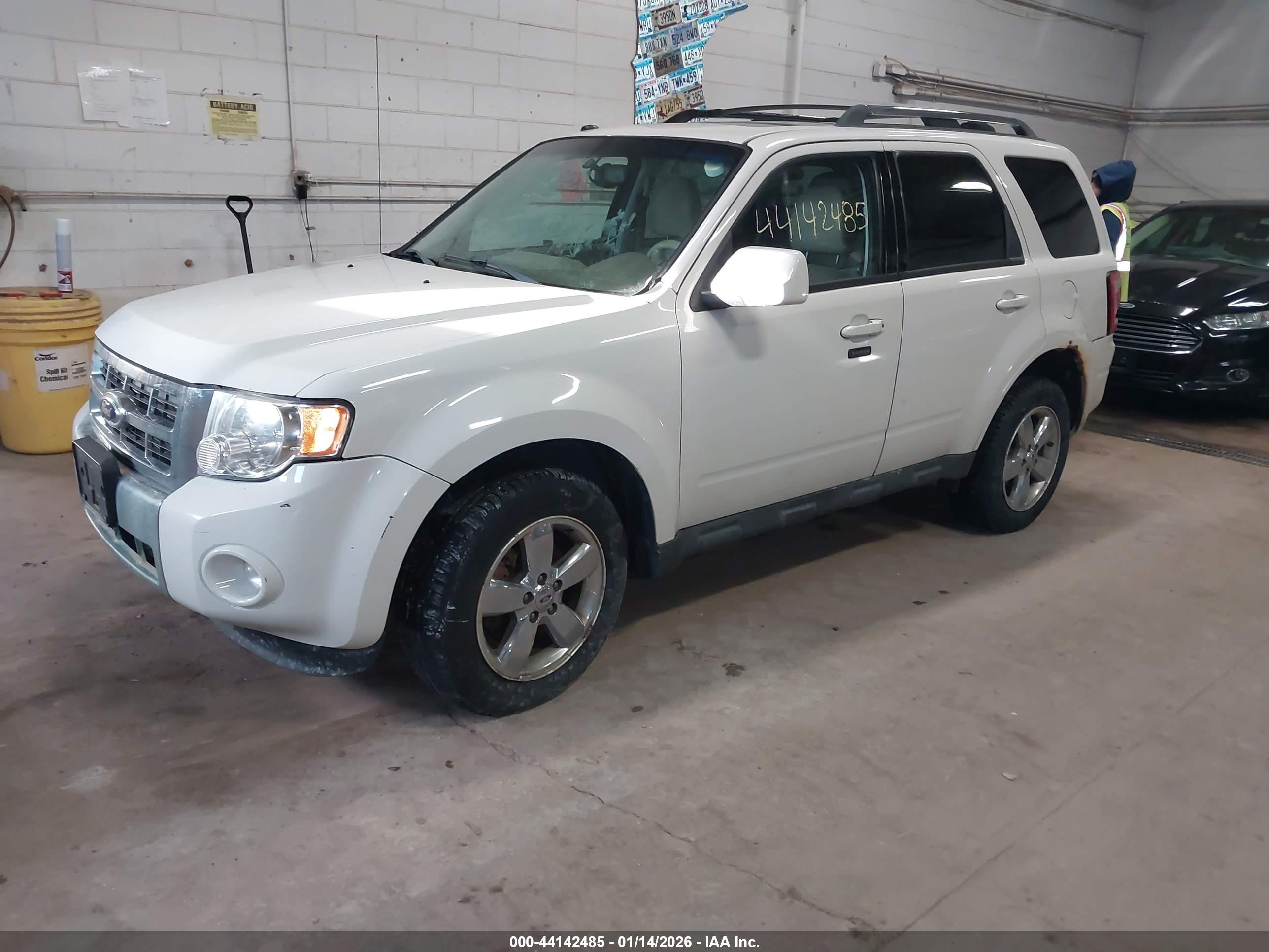 FORD ESCAPE image 2