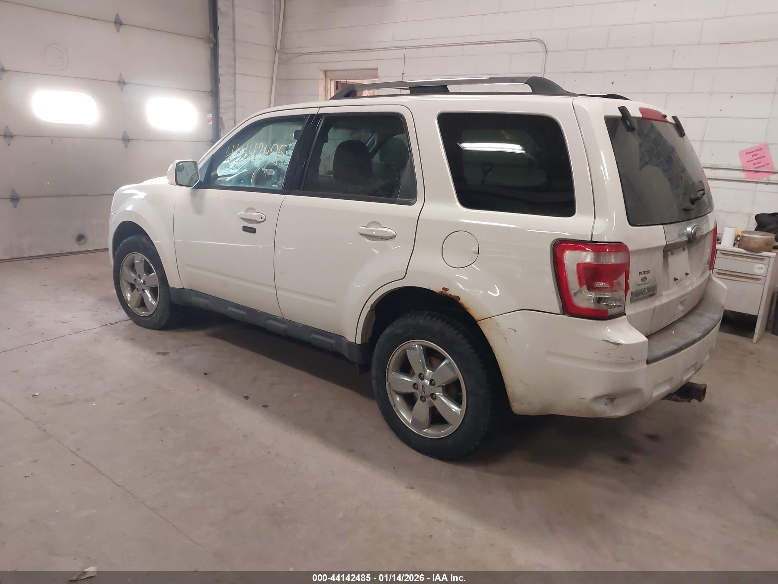 FORD ESCAPE image 3