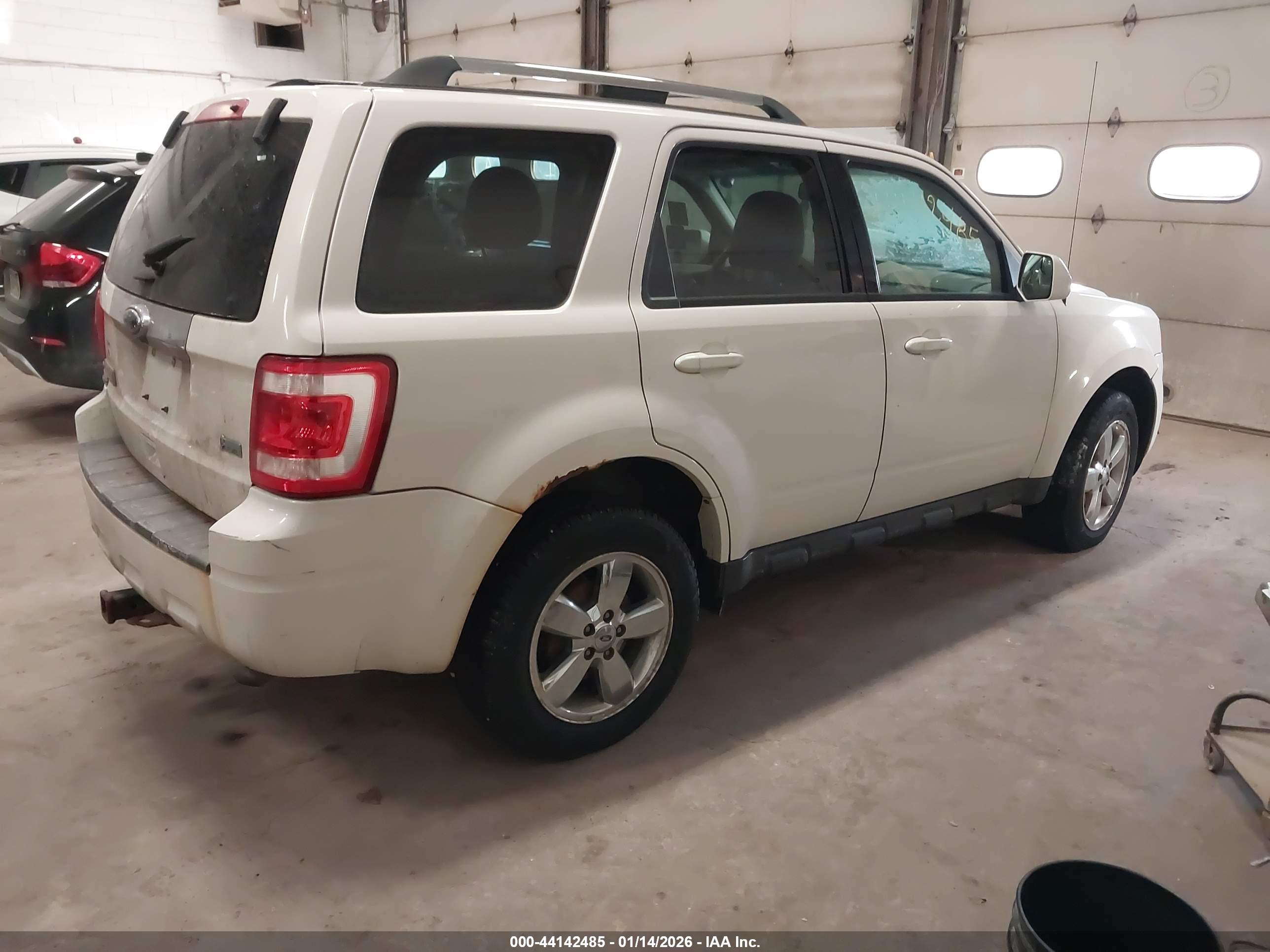 FORD ESCAPE image 4