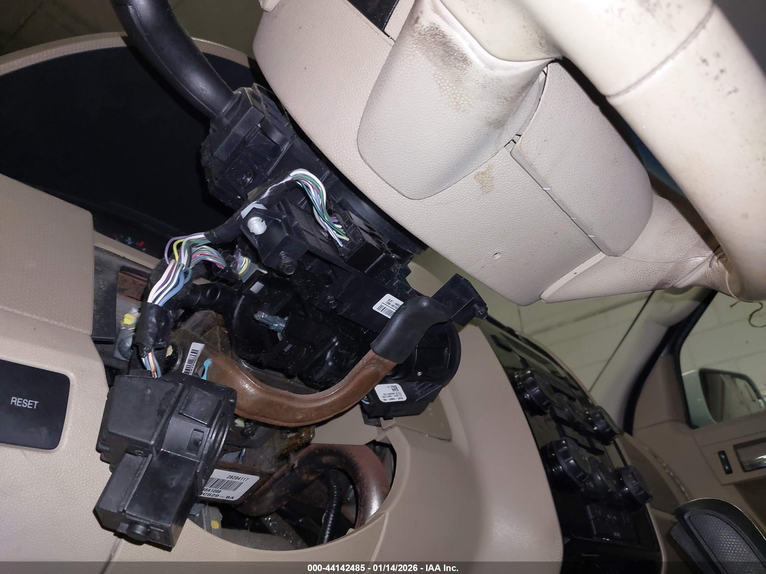 FORD ESCAPE image 6