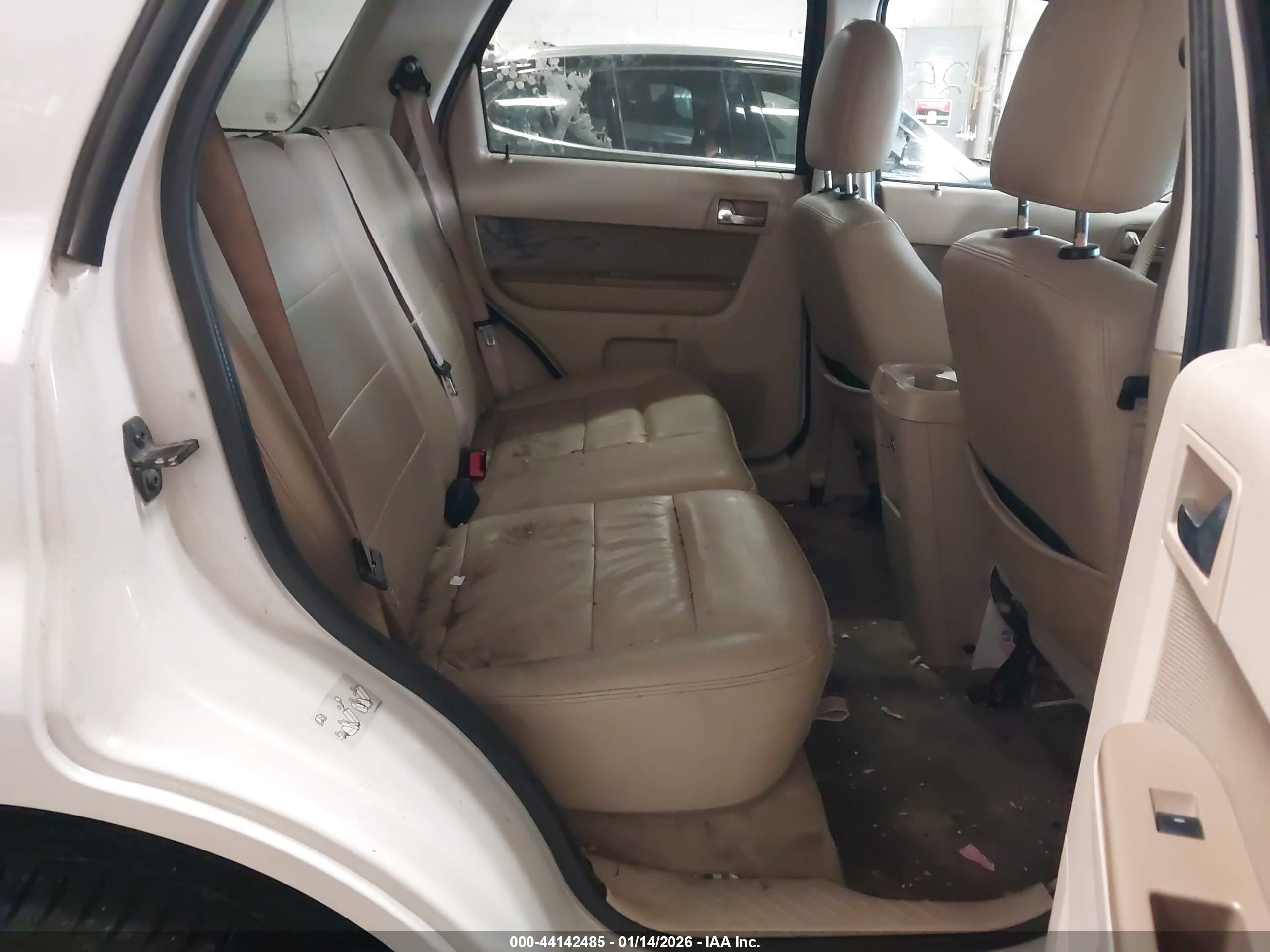 FORD ESCAPE image 8