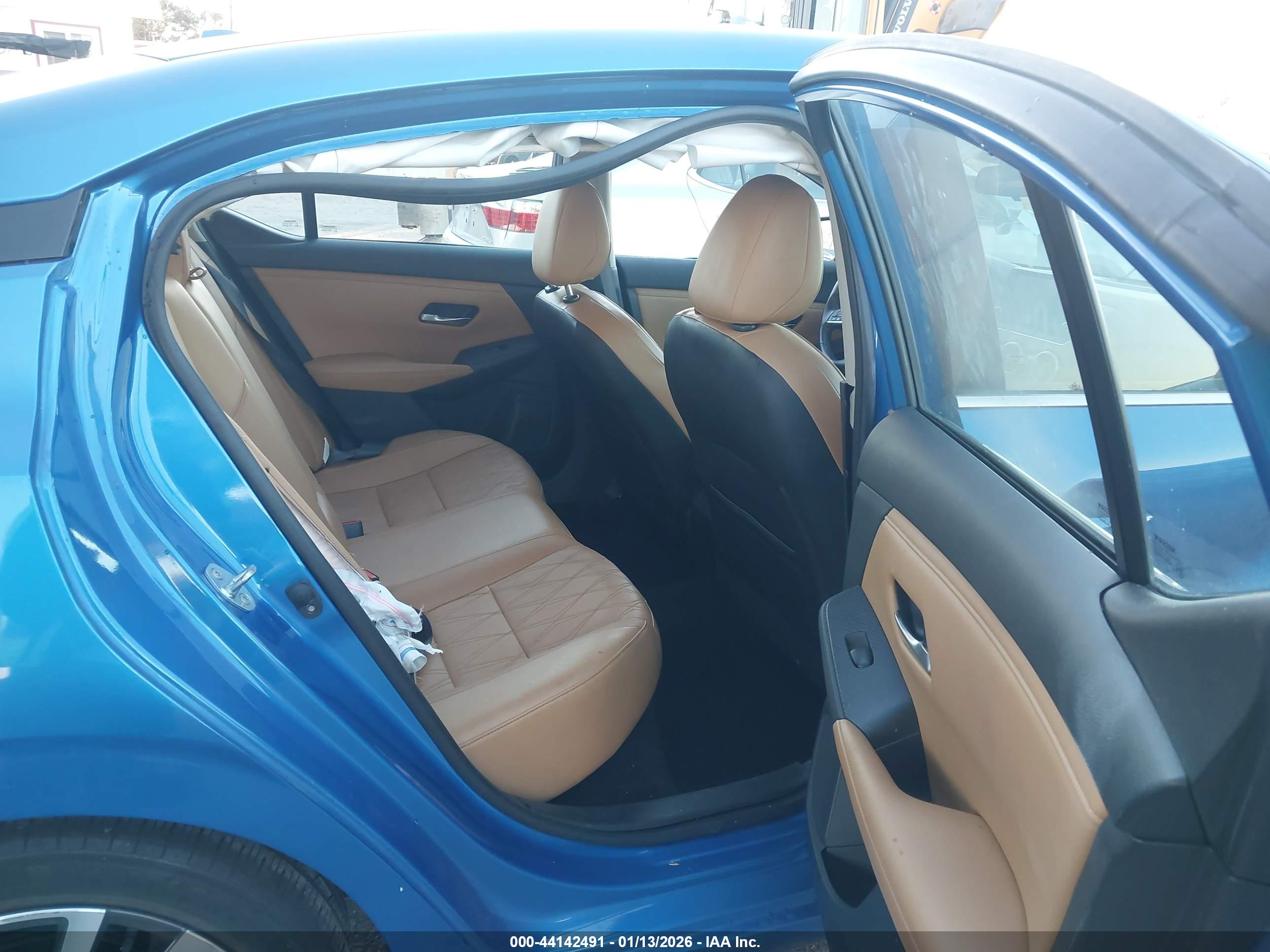 NISSAN SENTRA image 8