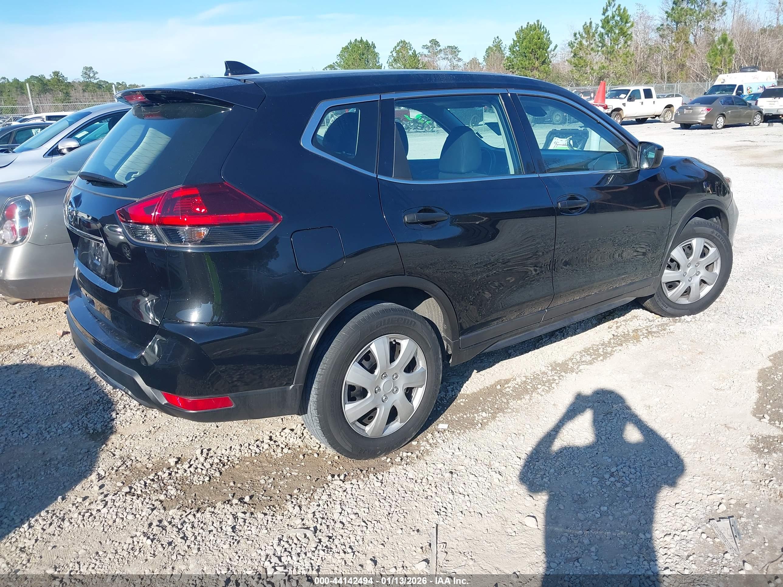 NISSAN ROGUE image 4