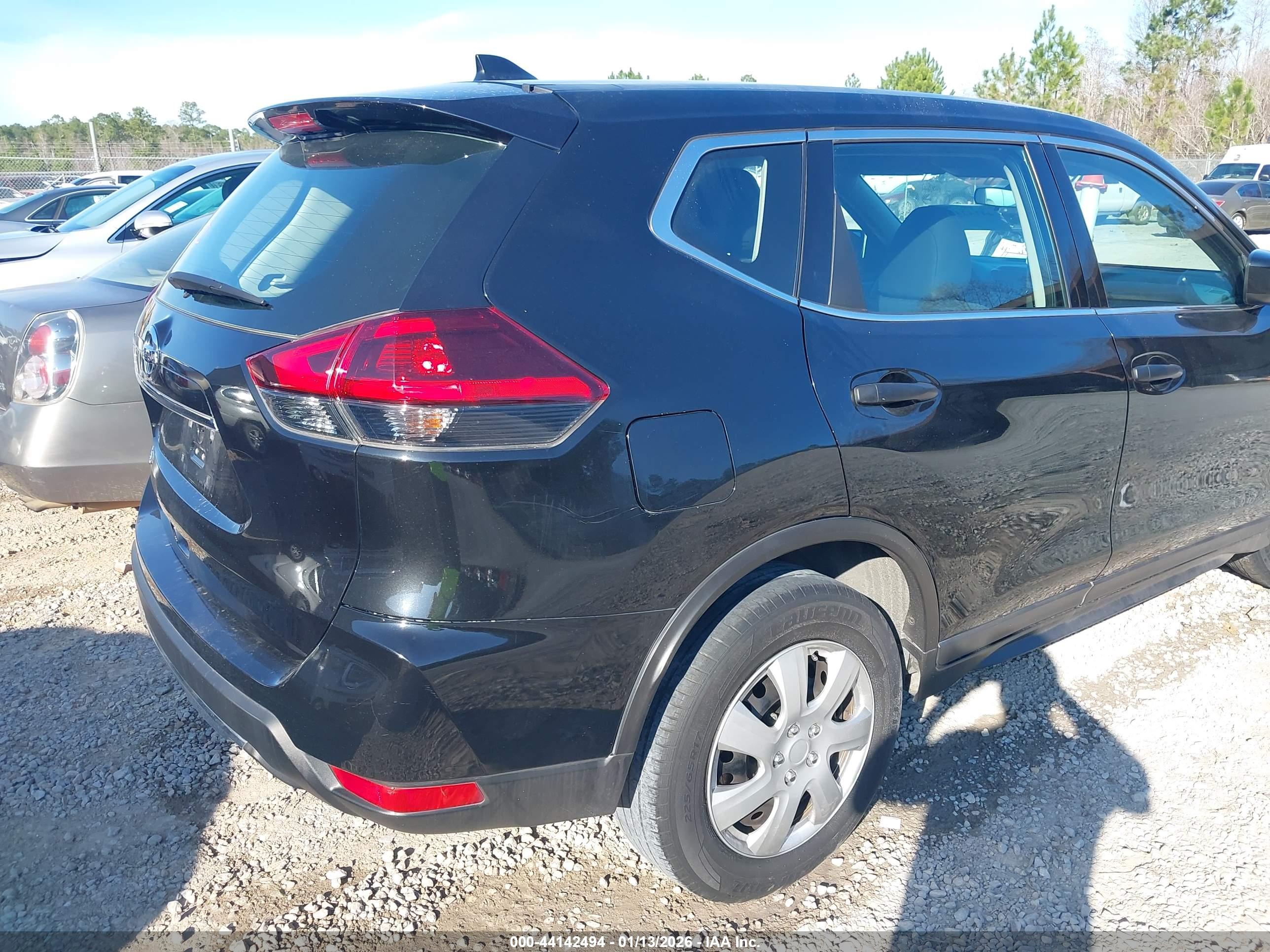 NISSAN ROGUE image 6