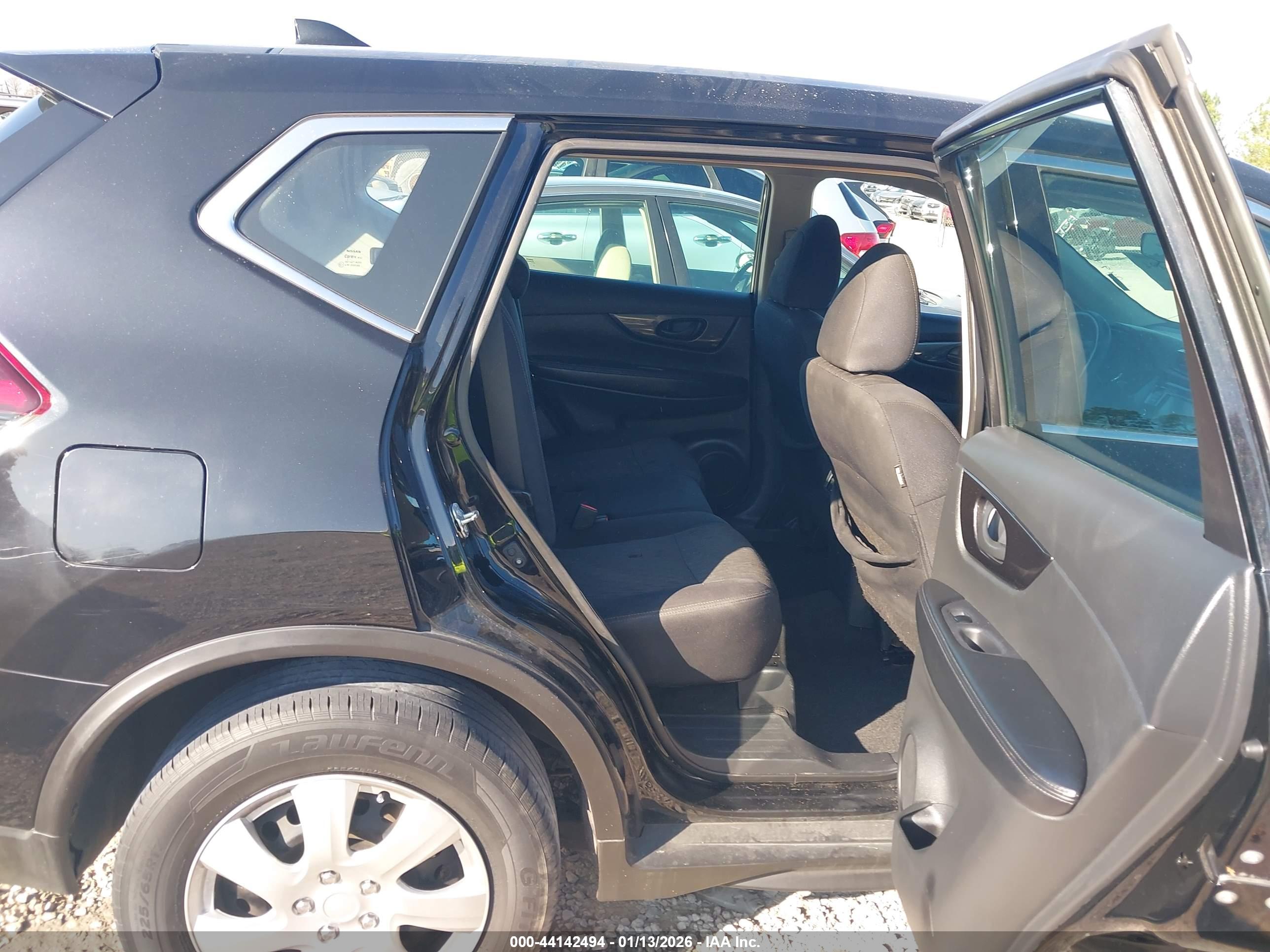 NISSAN ROGUE image 8