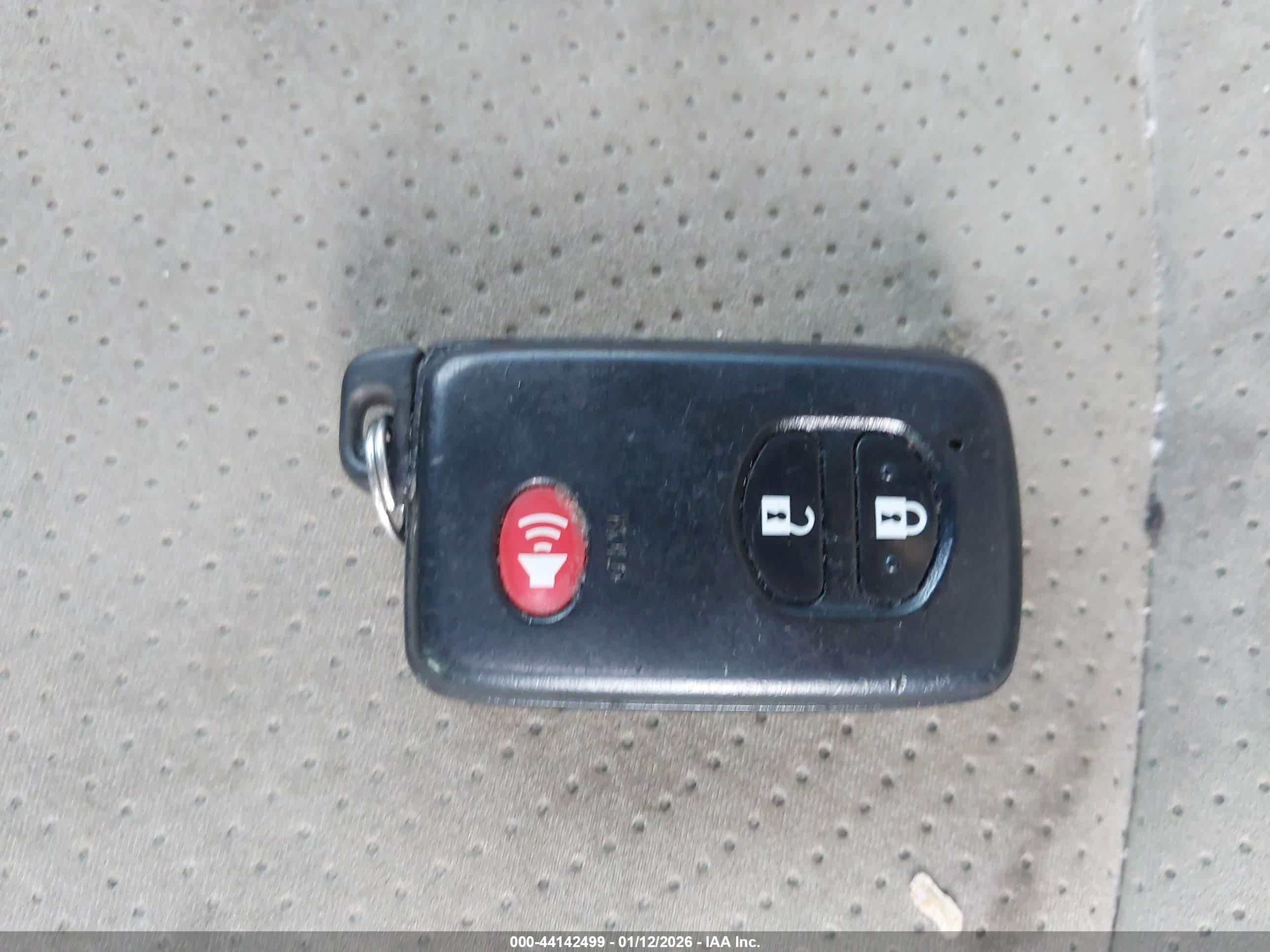 TOYOTA PRIUS image 11