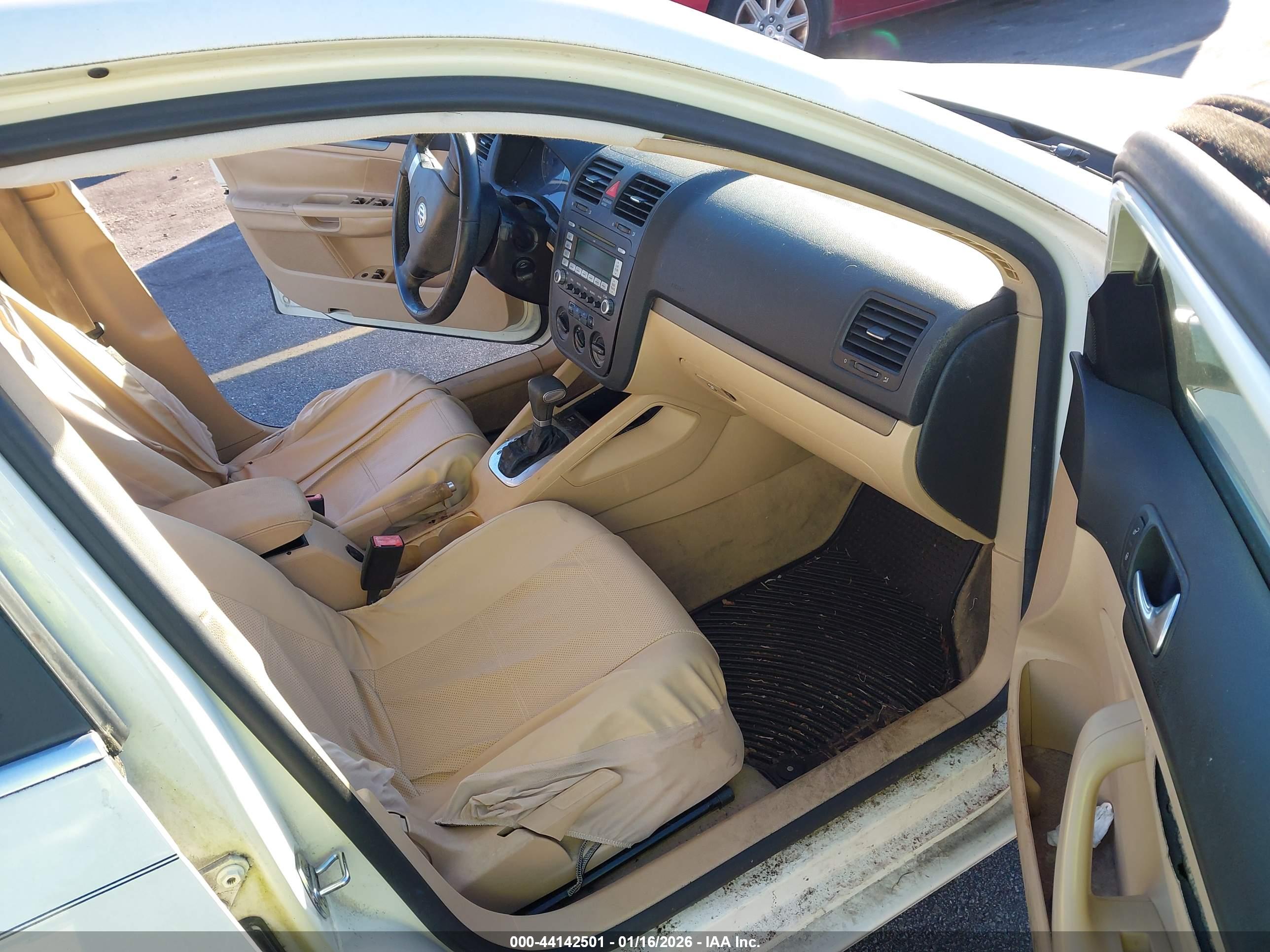 VOLKSWAGEN JETTA image 5