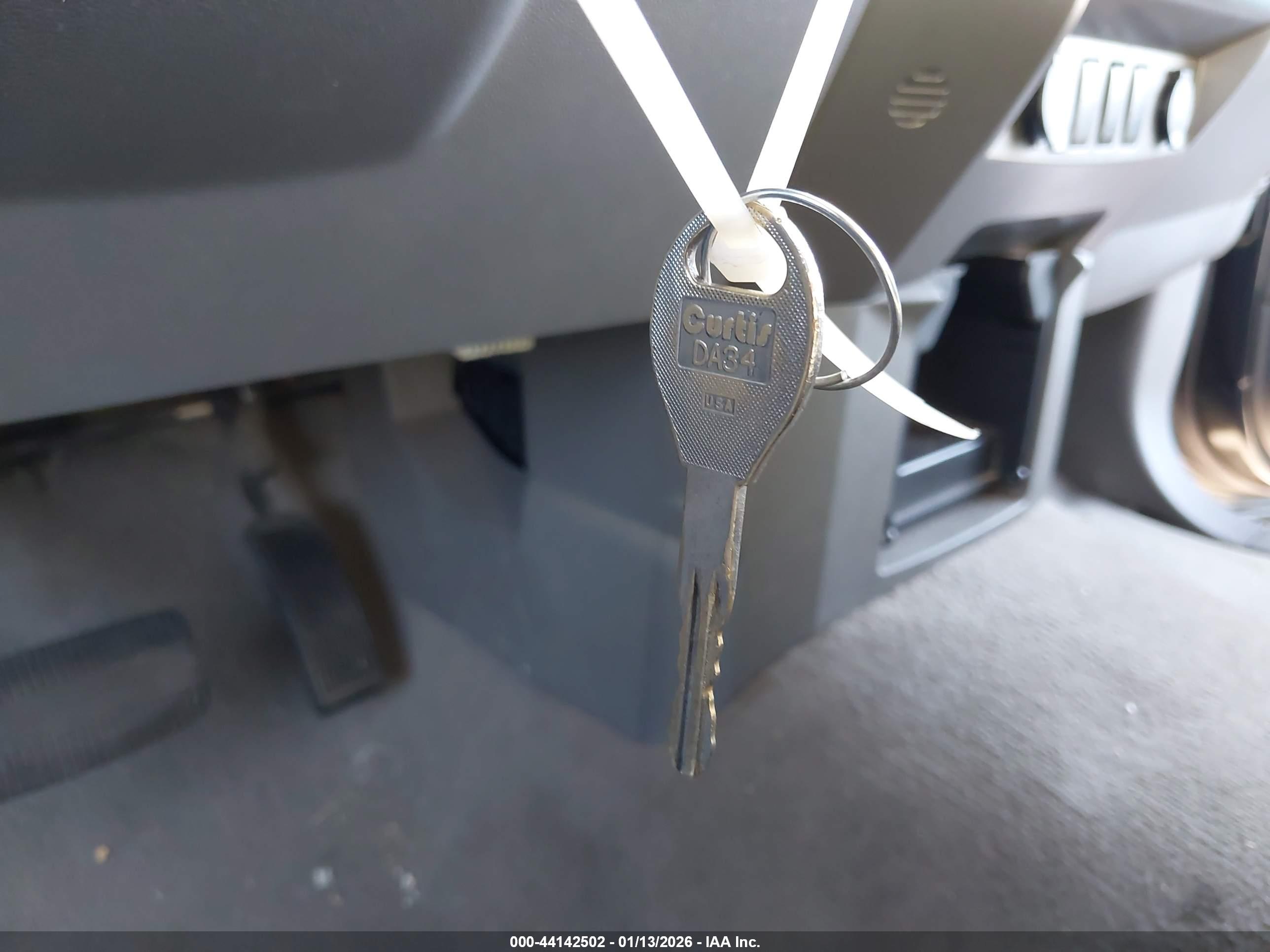 NISSAN TITAN image 11