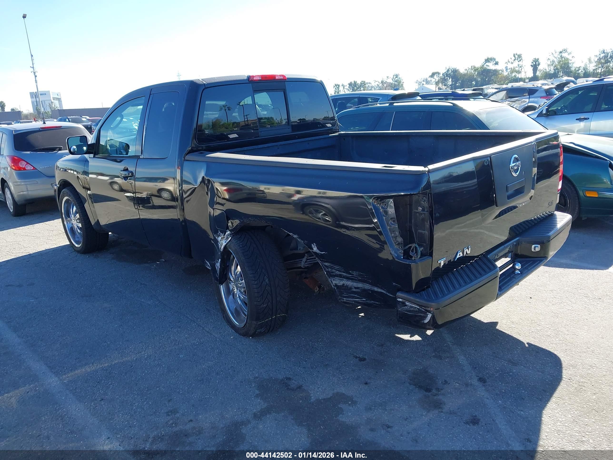 NISSAN TITAN image 3