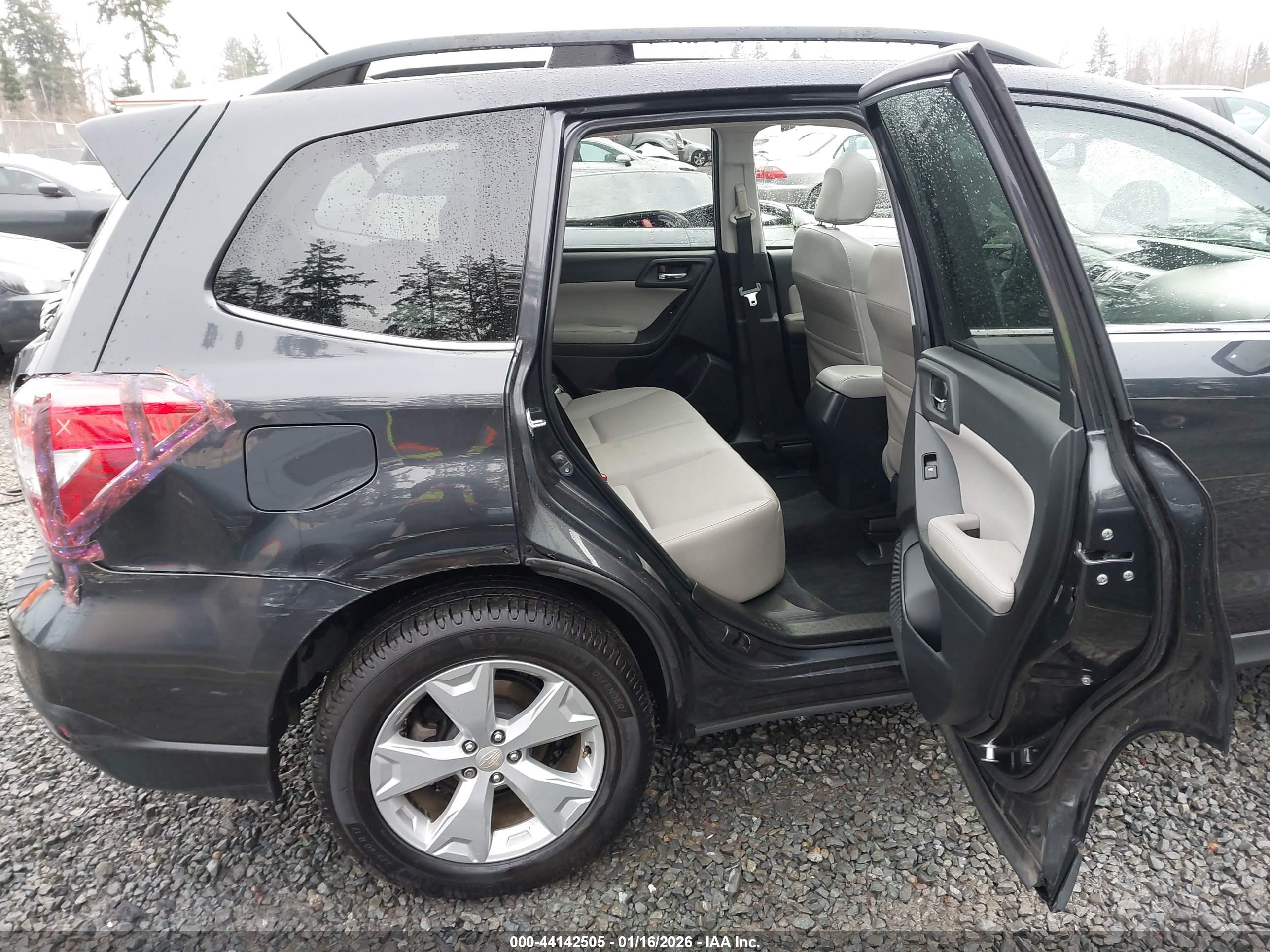 SUBARU FORESTER image 8