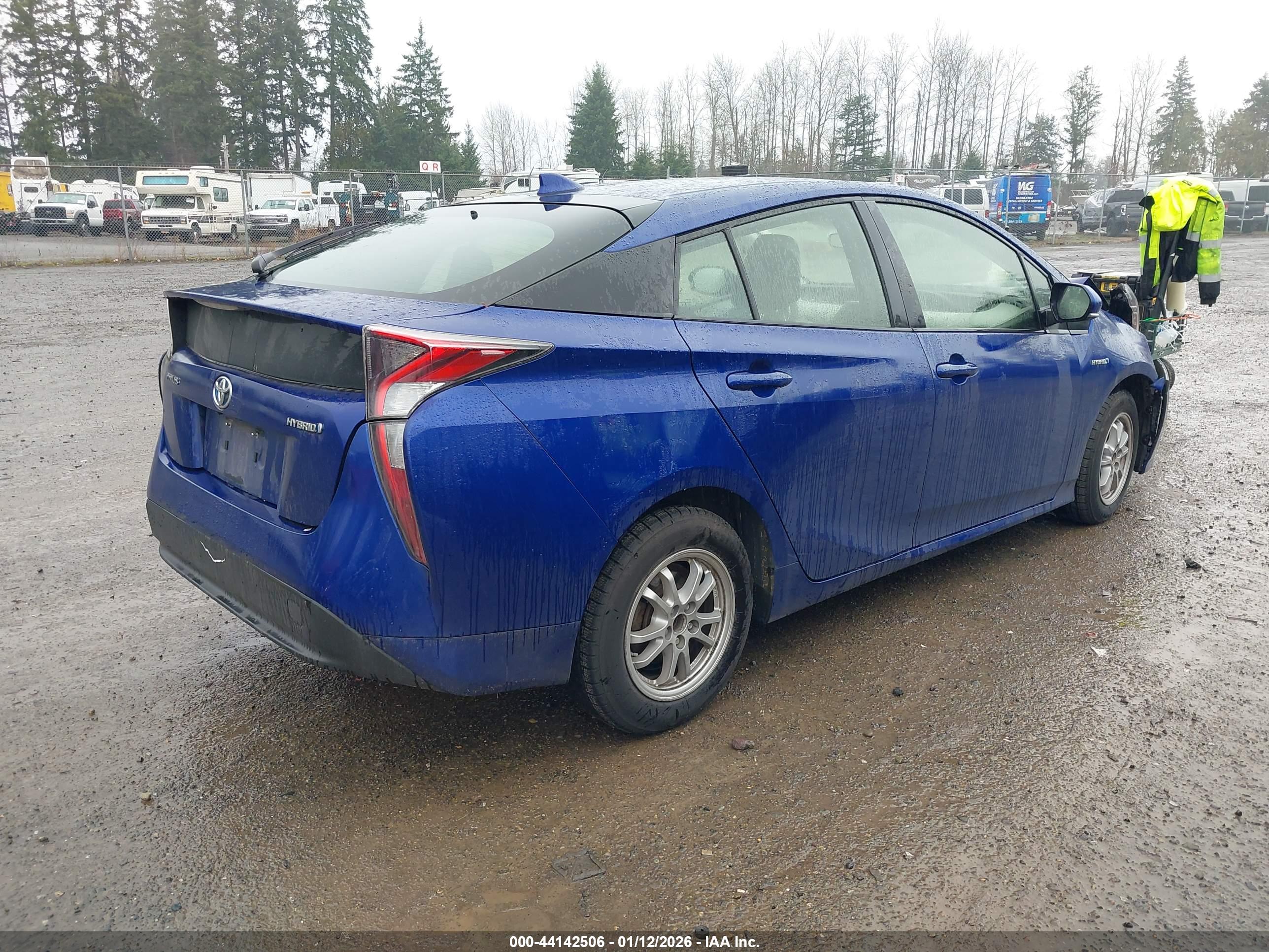 TOYOTA PRIUS image 4