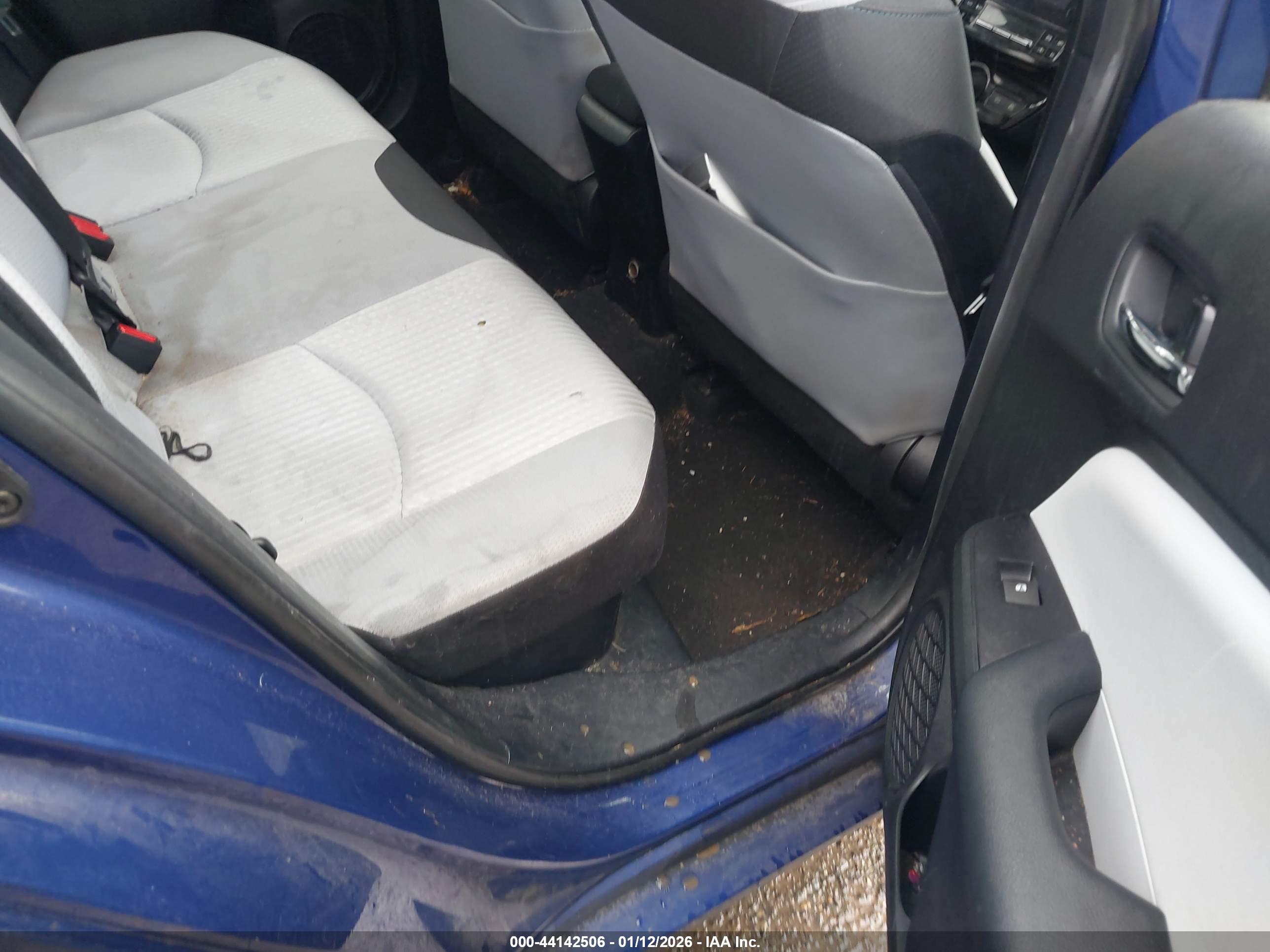 TOYOTA PRIUS image 8