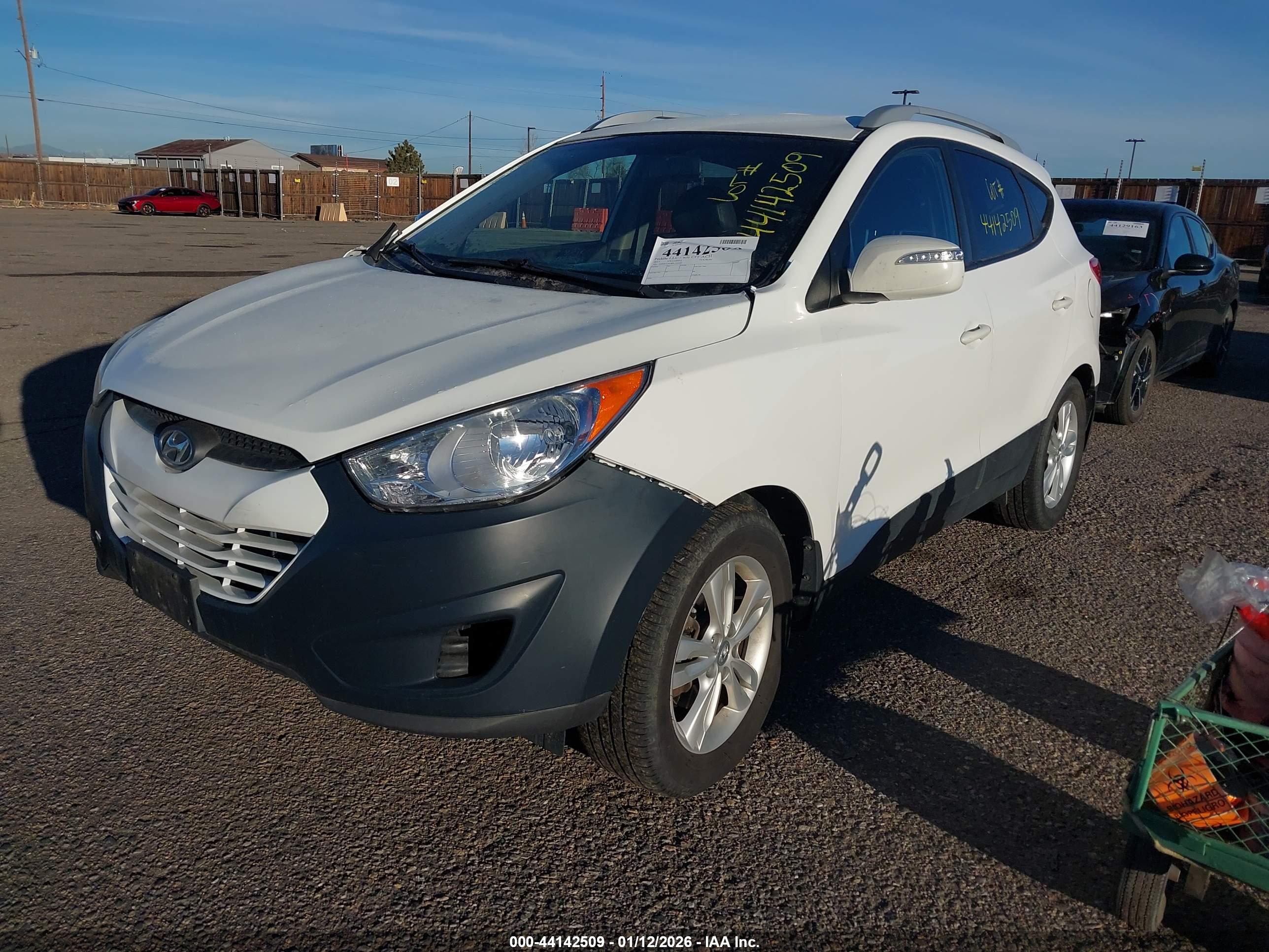 HYUNDAI TUCSON image 2