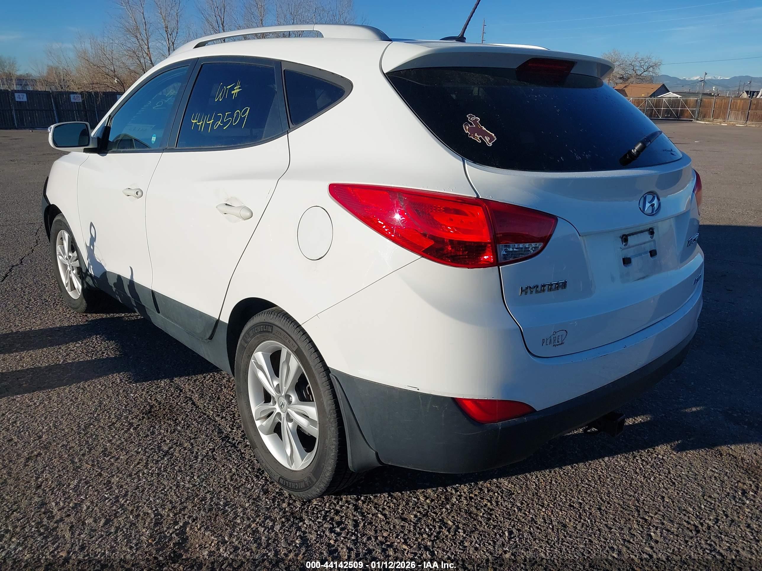 HYUNDAI TUCSON image 3