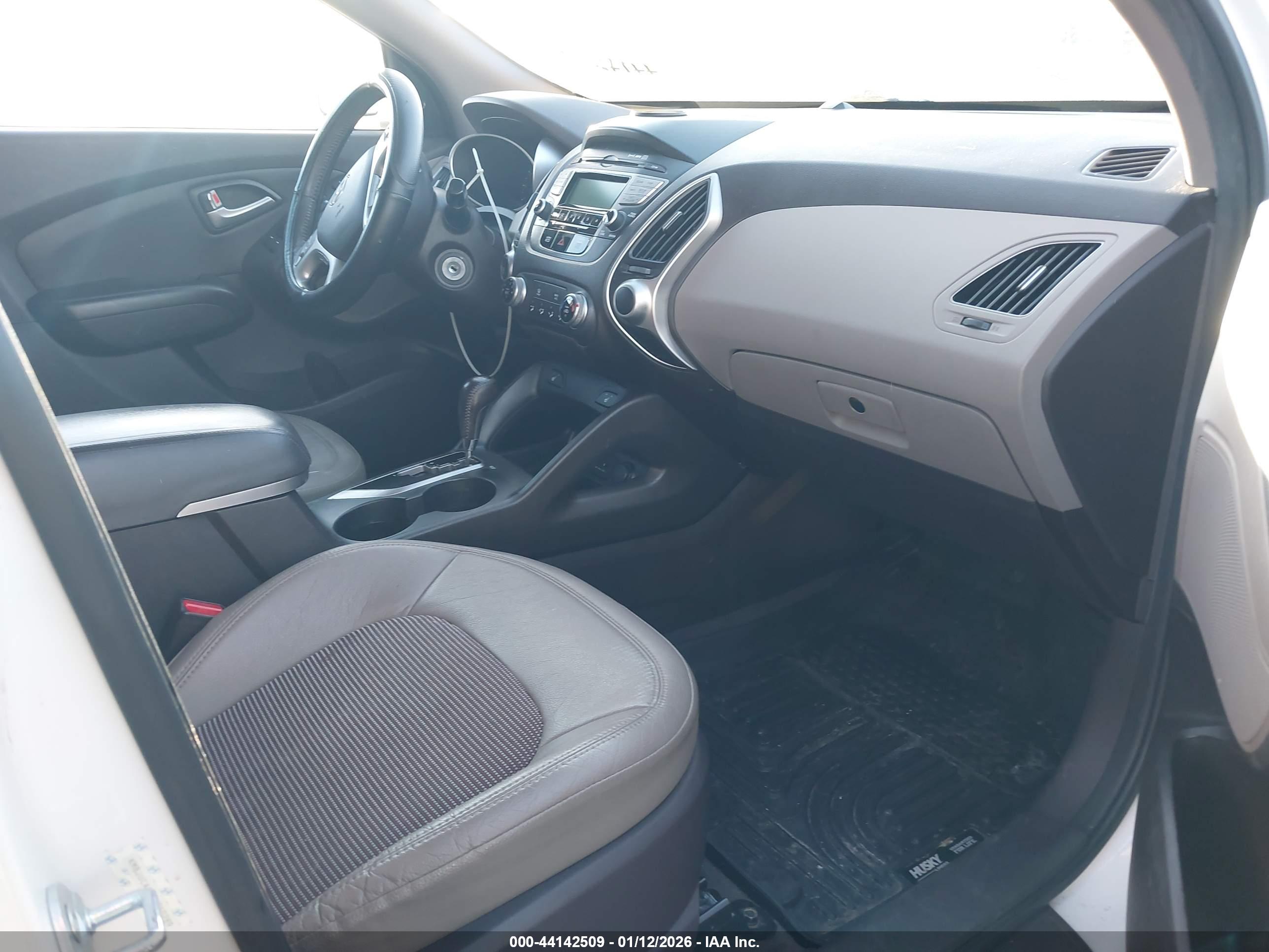 HYUNDAI TUCSON image 5