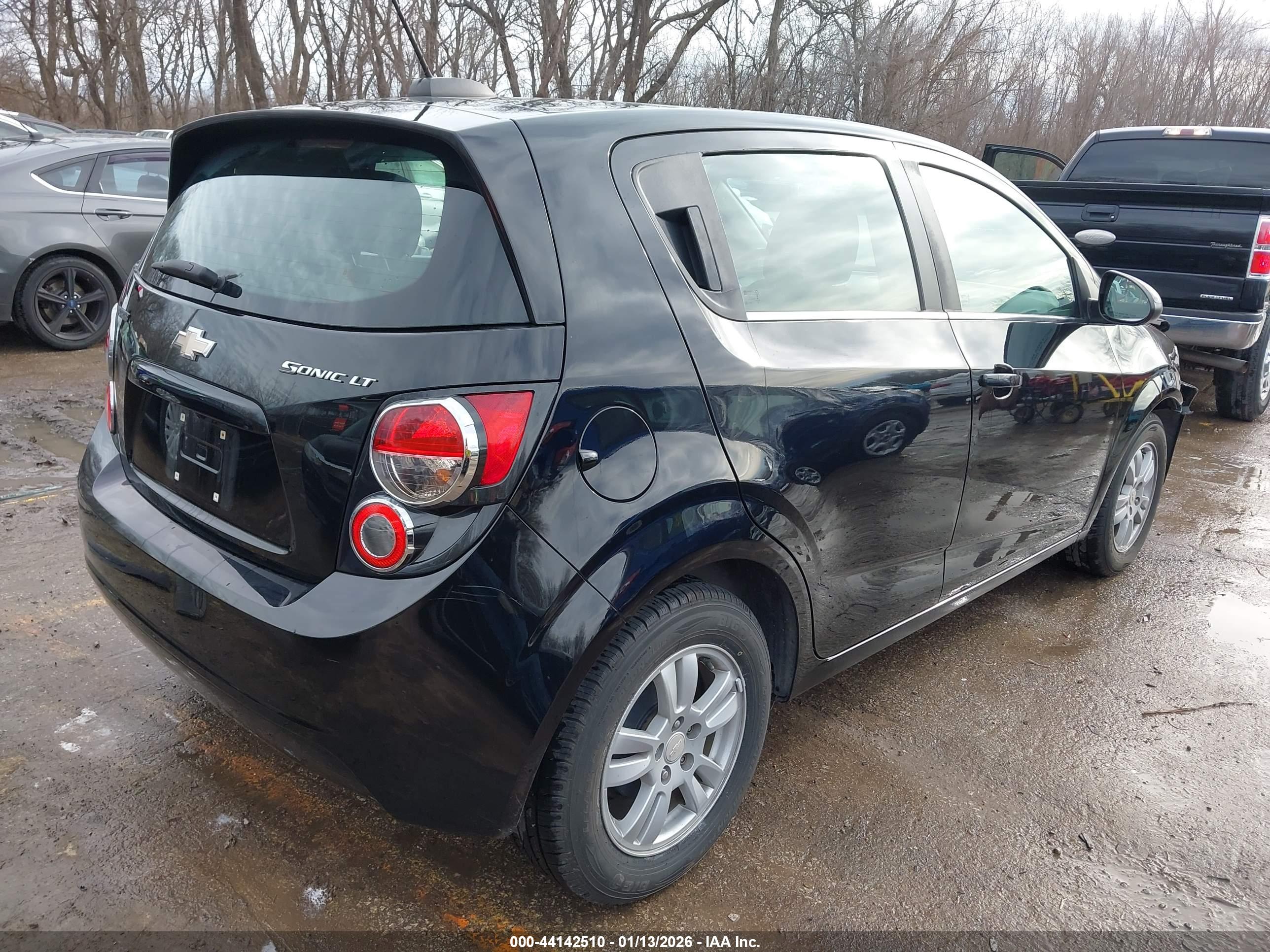 CHEVROLET SONIC image 4