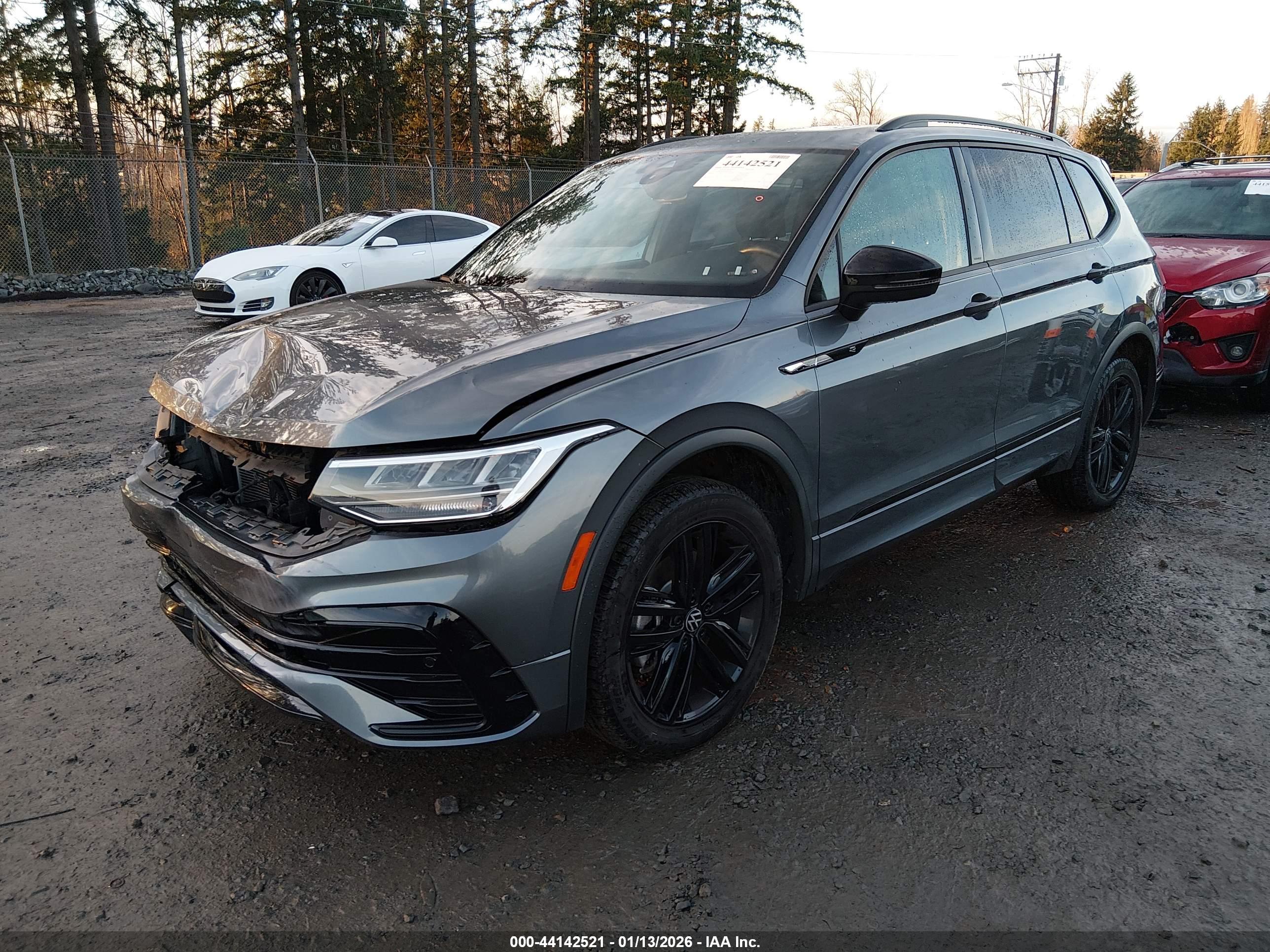 VOLKSWAGEN TIGUAN image 2