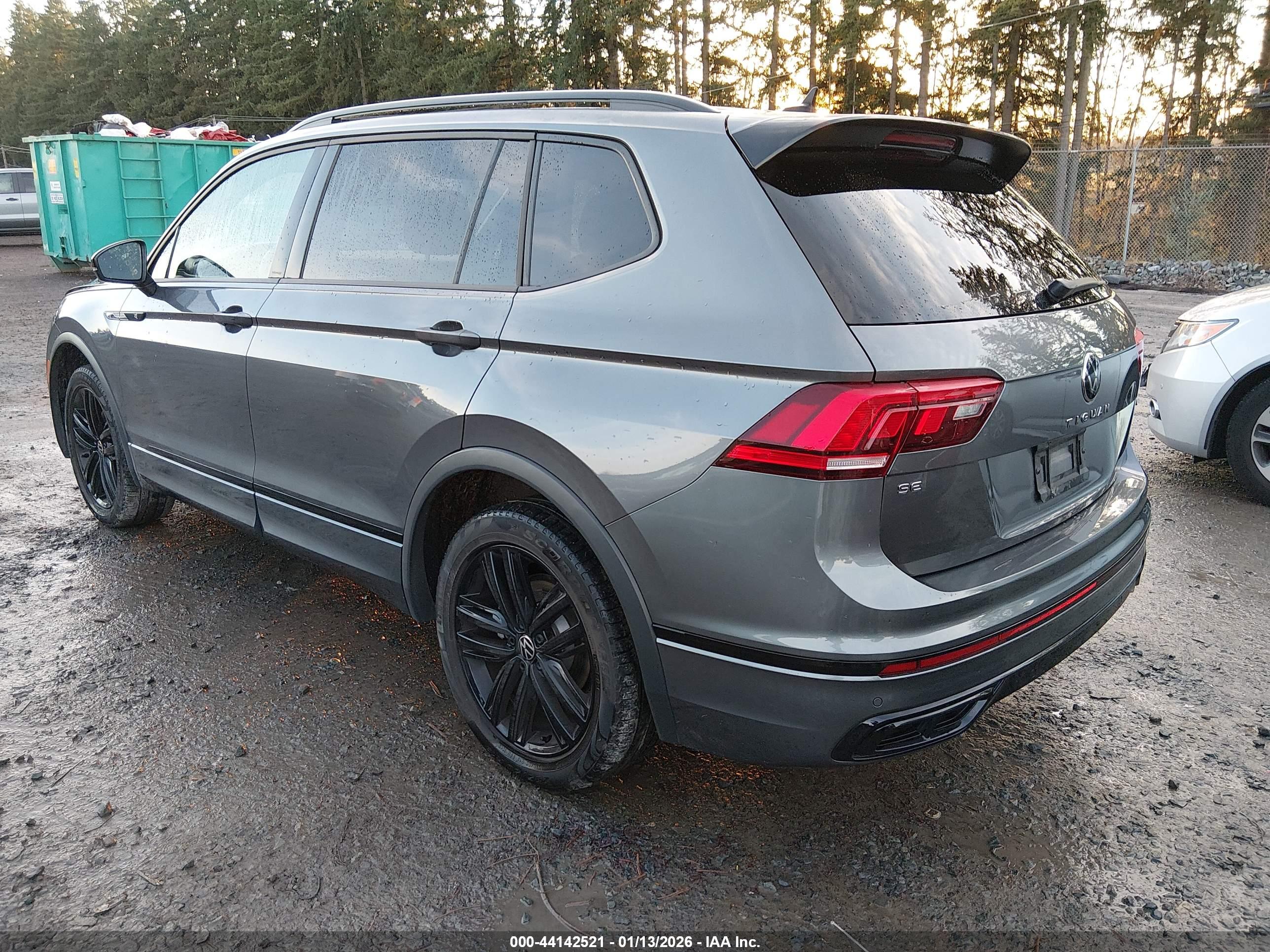 VOLKSWAGEN TIGUAN image 3