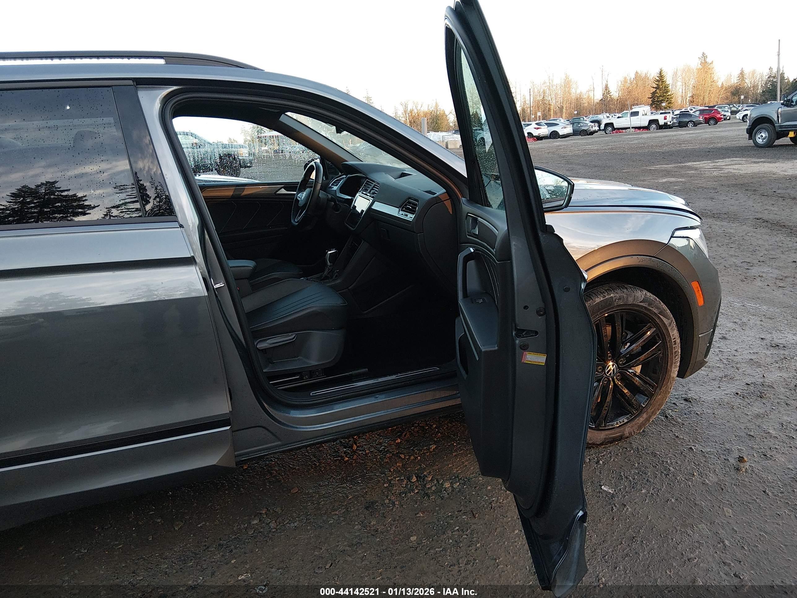 VOLKSWAGEN TIGUAN image 5