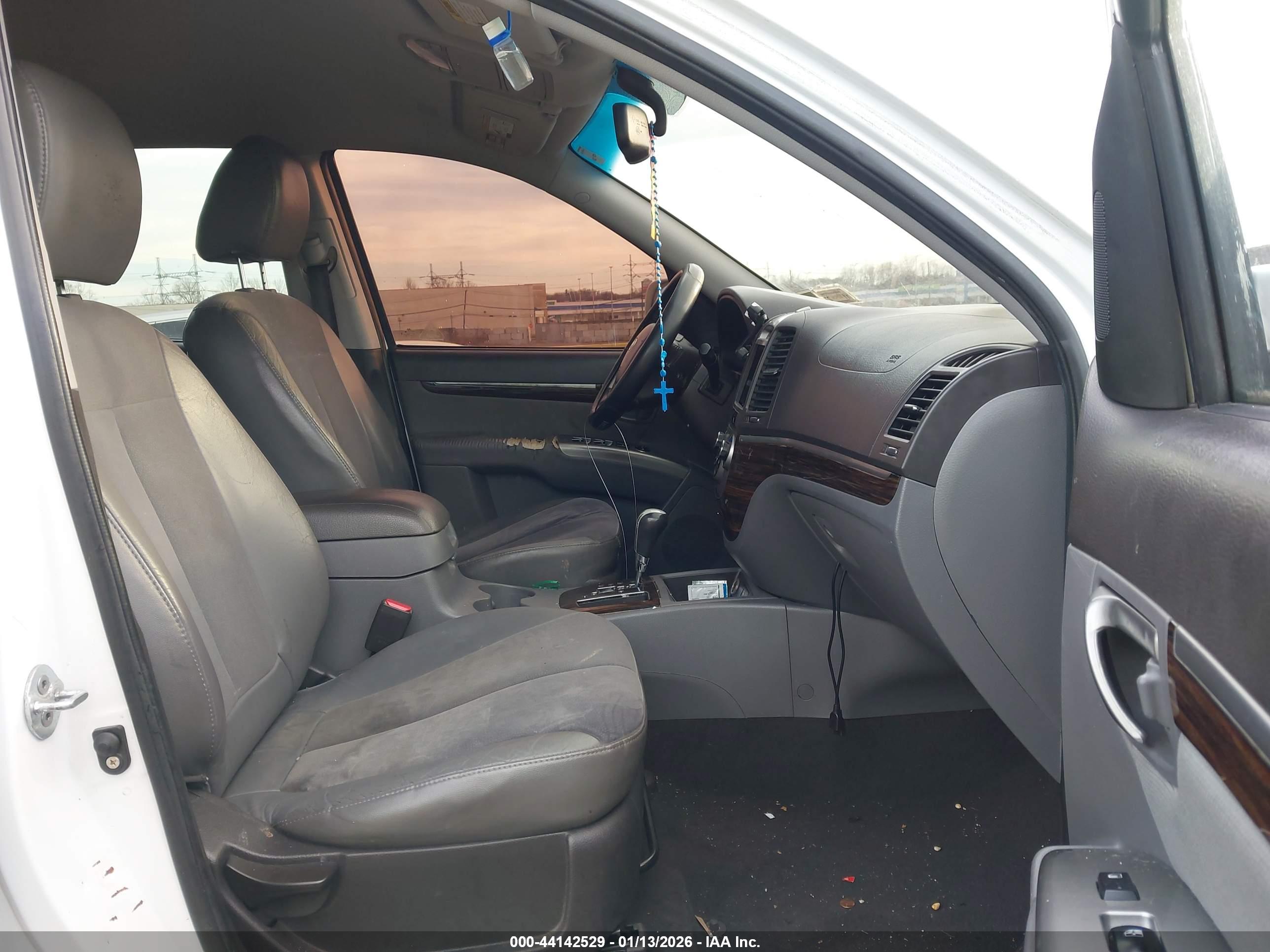 HYUNDAI SANTA image 5