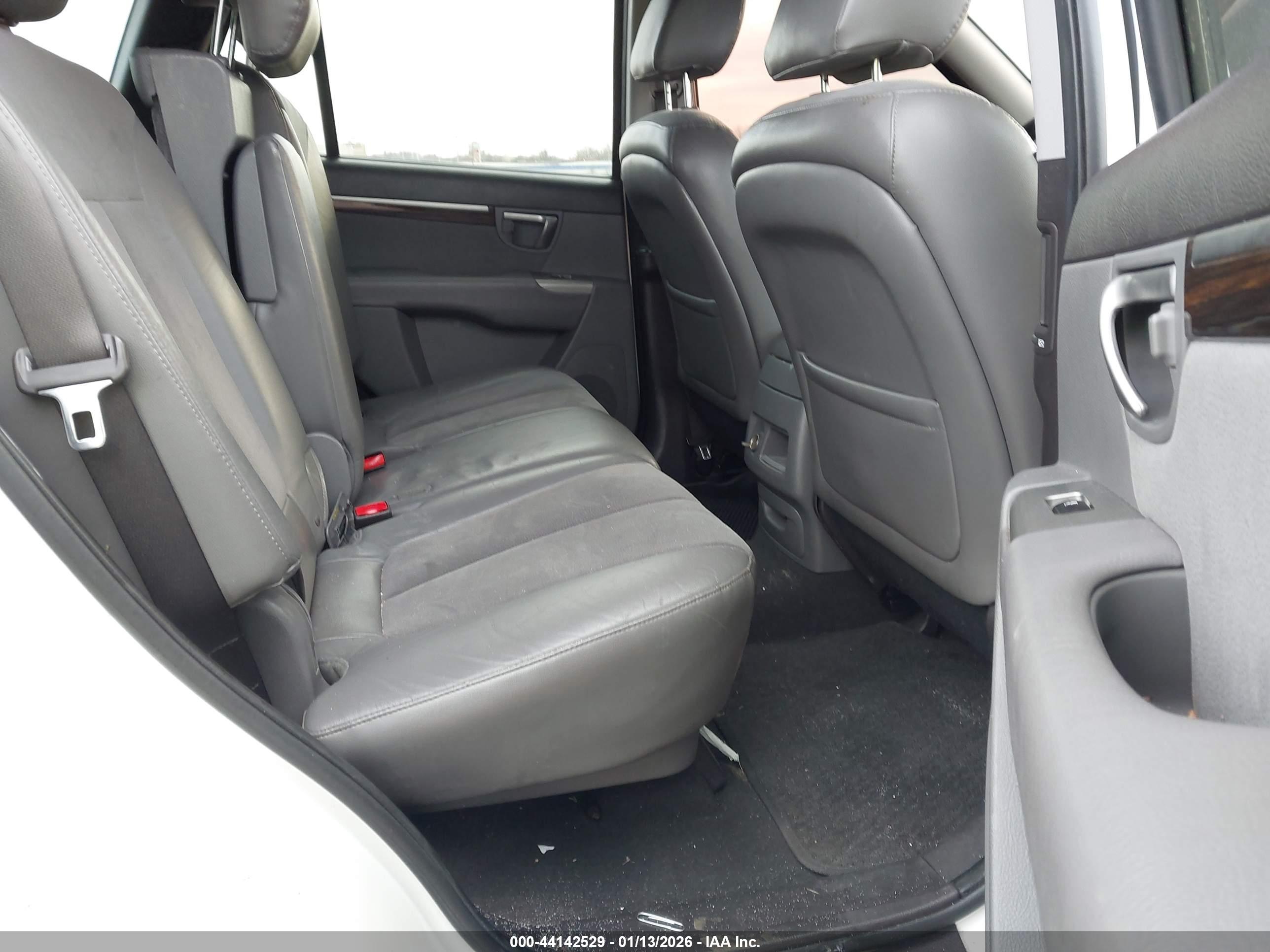 HYUNDAI SANTA image 8