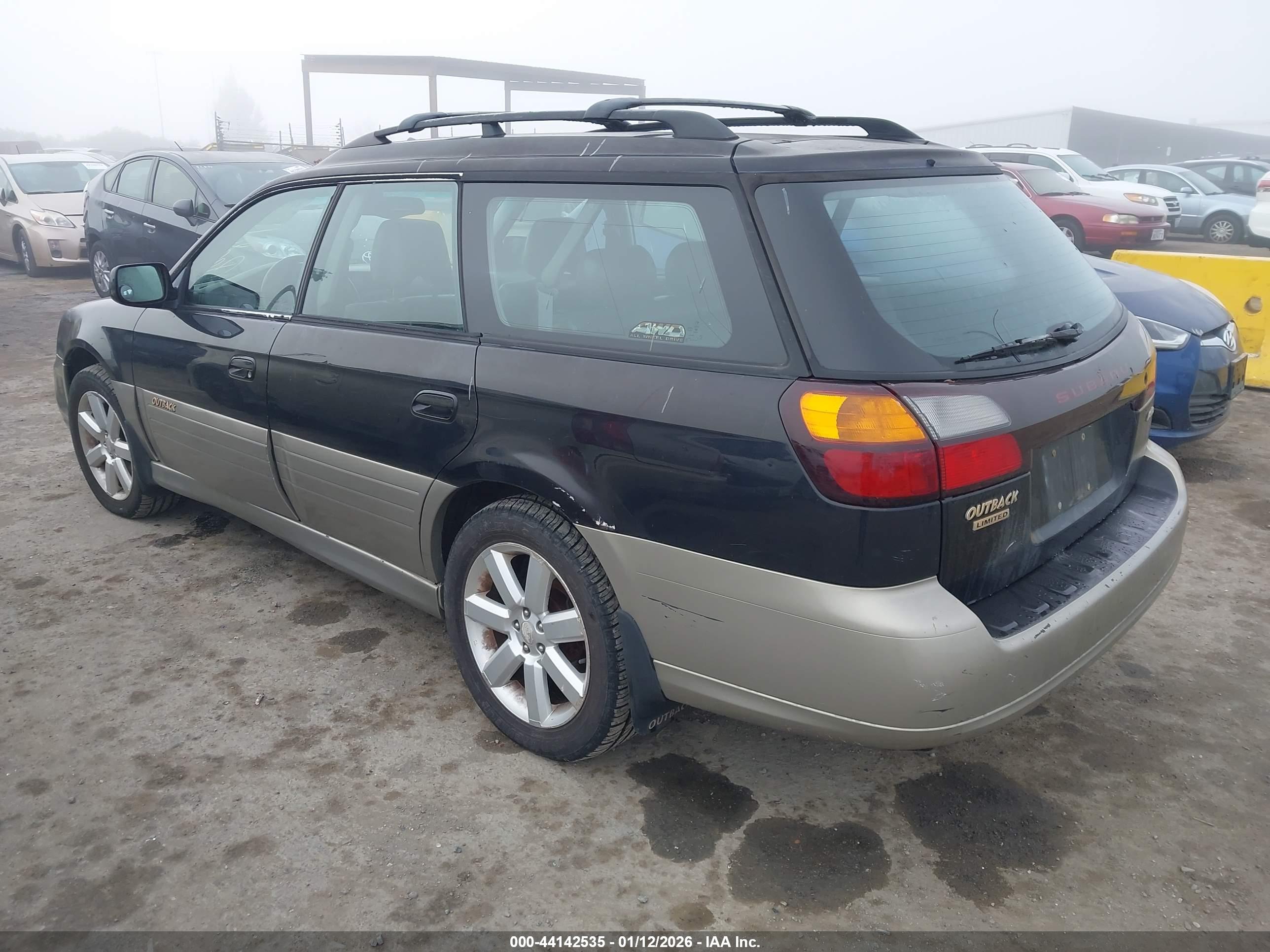 SUBARU OUTBACK image 3