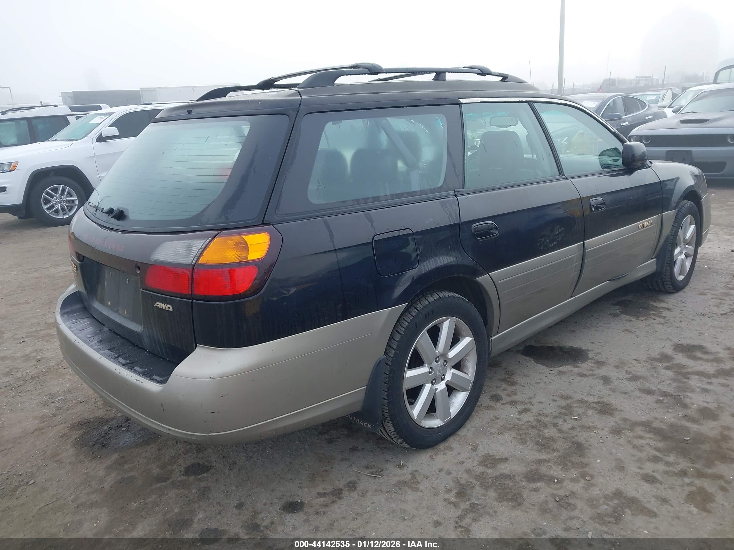 SUBARU OUTBACK image 4
