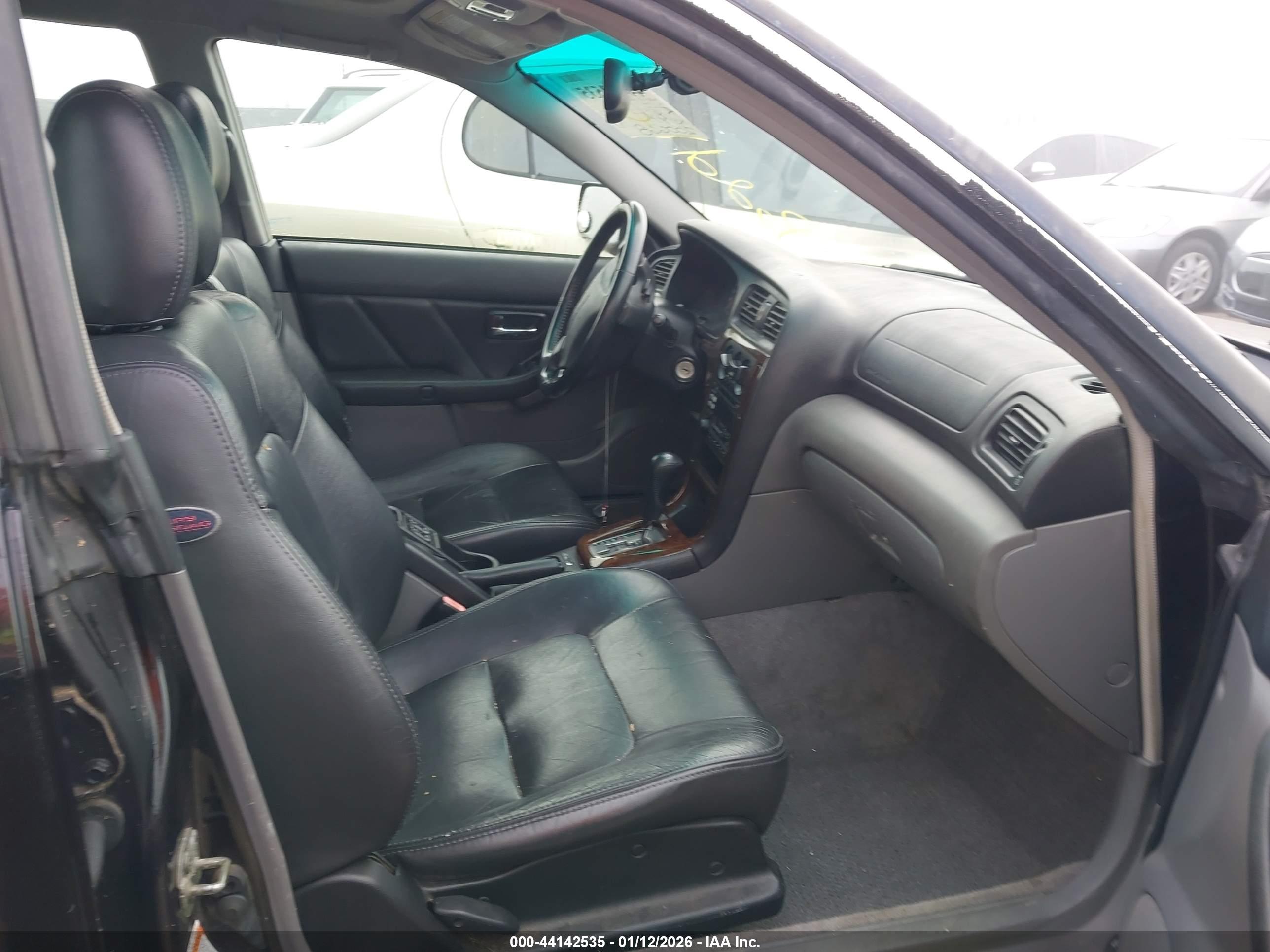 SUBARU OUTBACK image 5