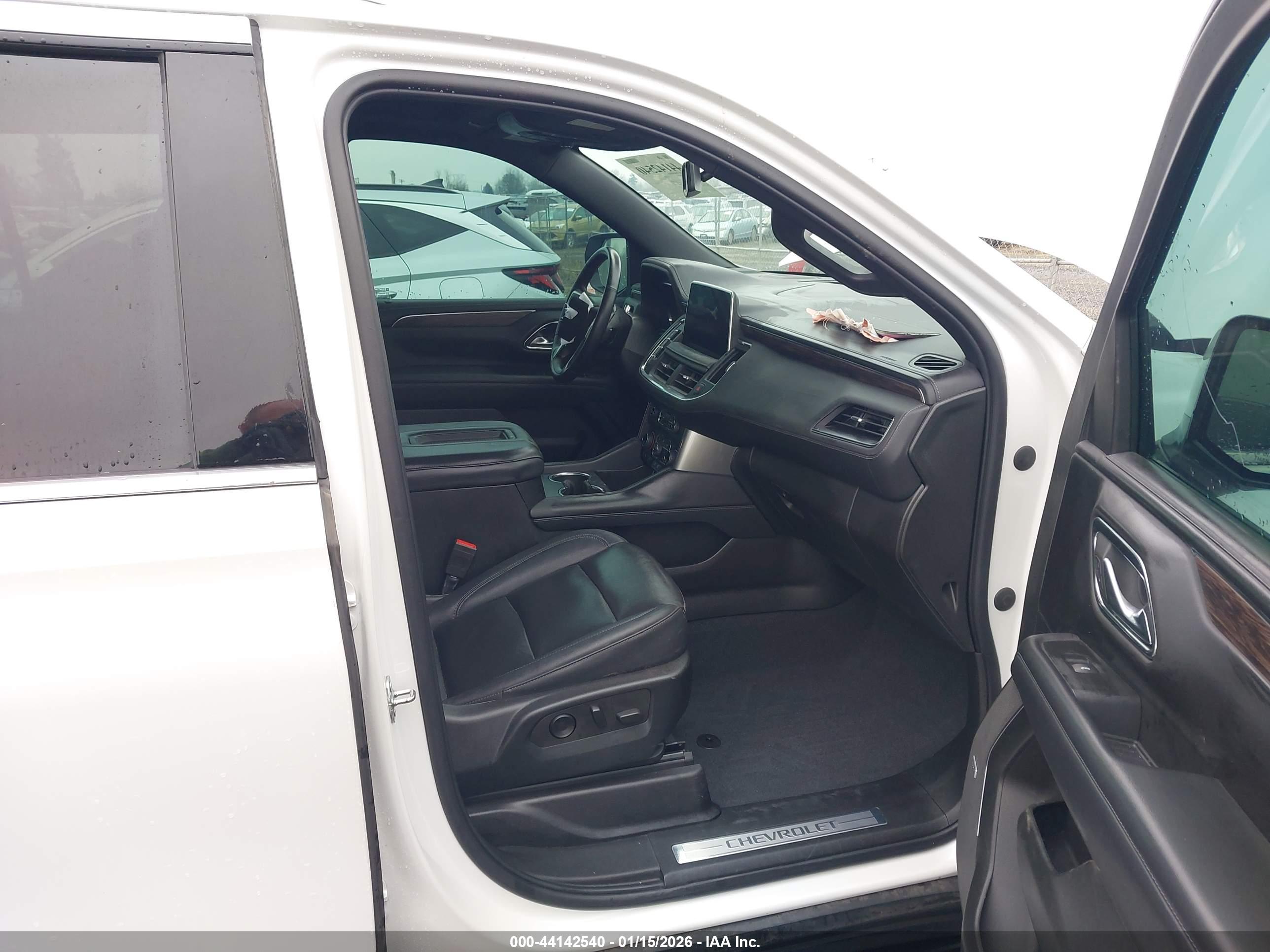 CHEVROLET TAHOE image 5
